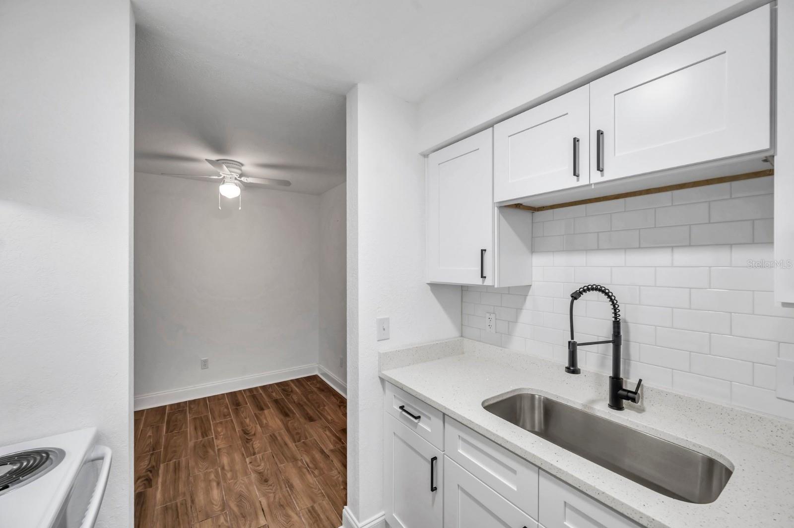 Image 19 of 24 For 2353 Shelley Street 6