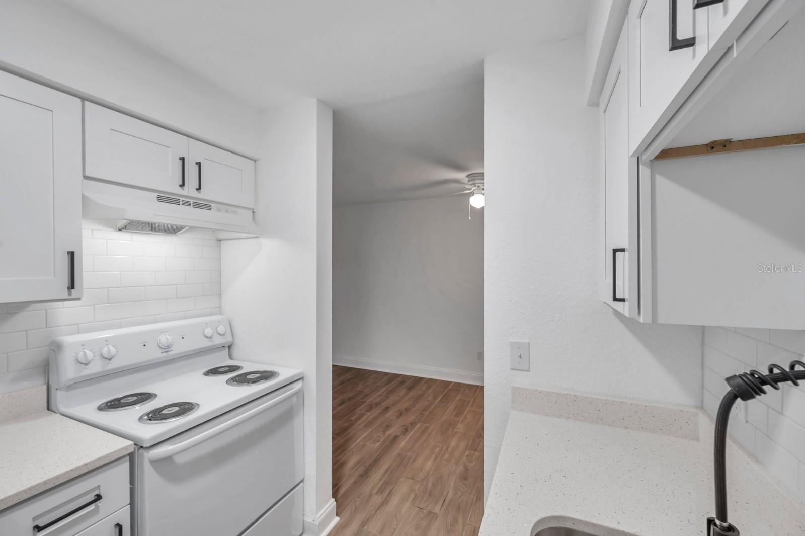 Image 21 of 24 For 2353 Shelley Street 6