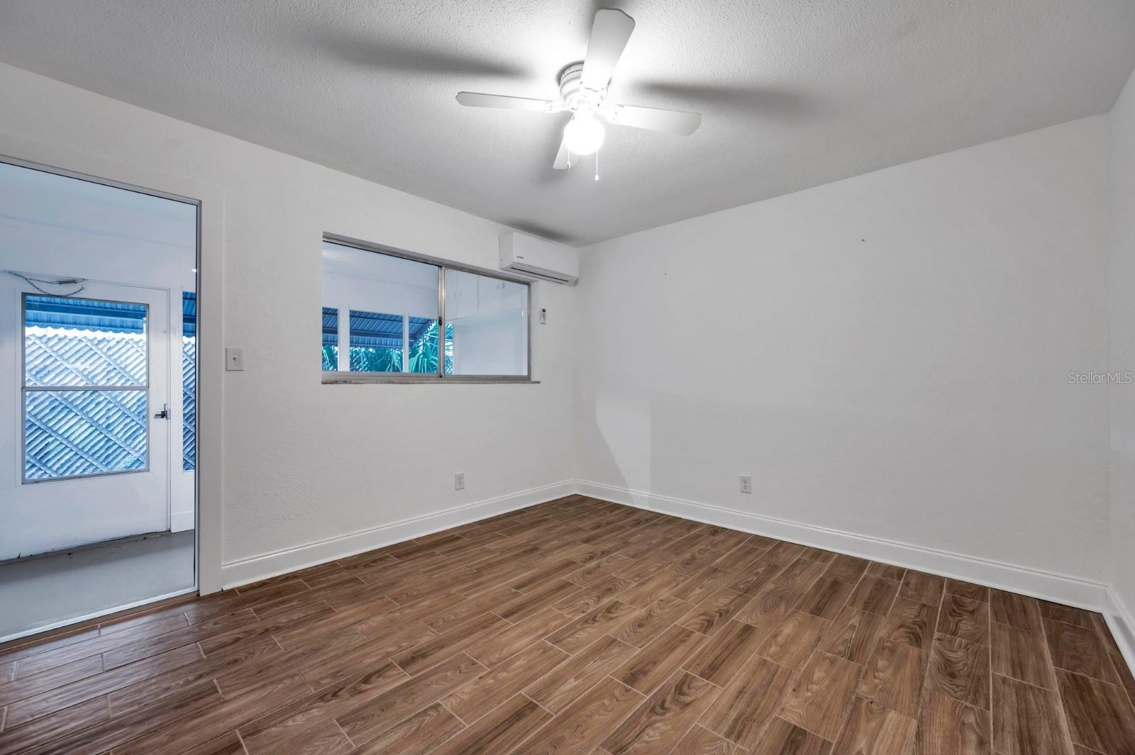 Image 22 of 24 For 2353 Shelley Street 6