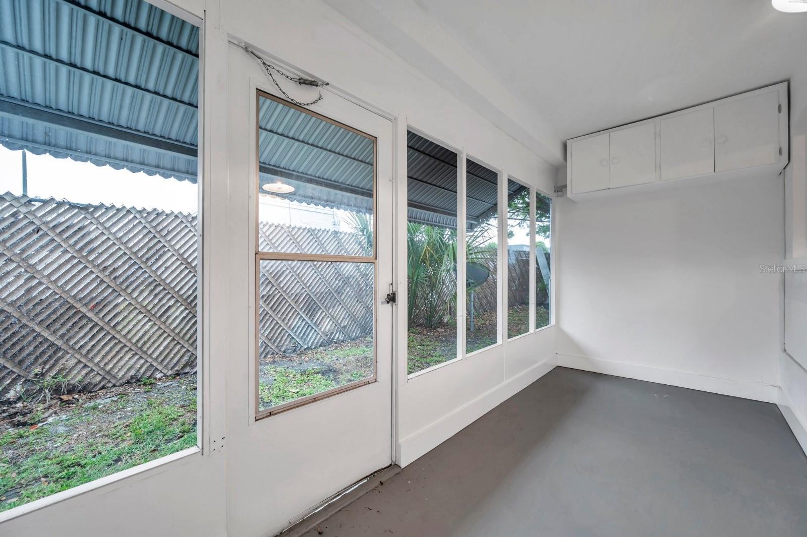 Image 6 of 24 For 2353 Shelley Street 6