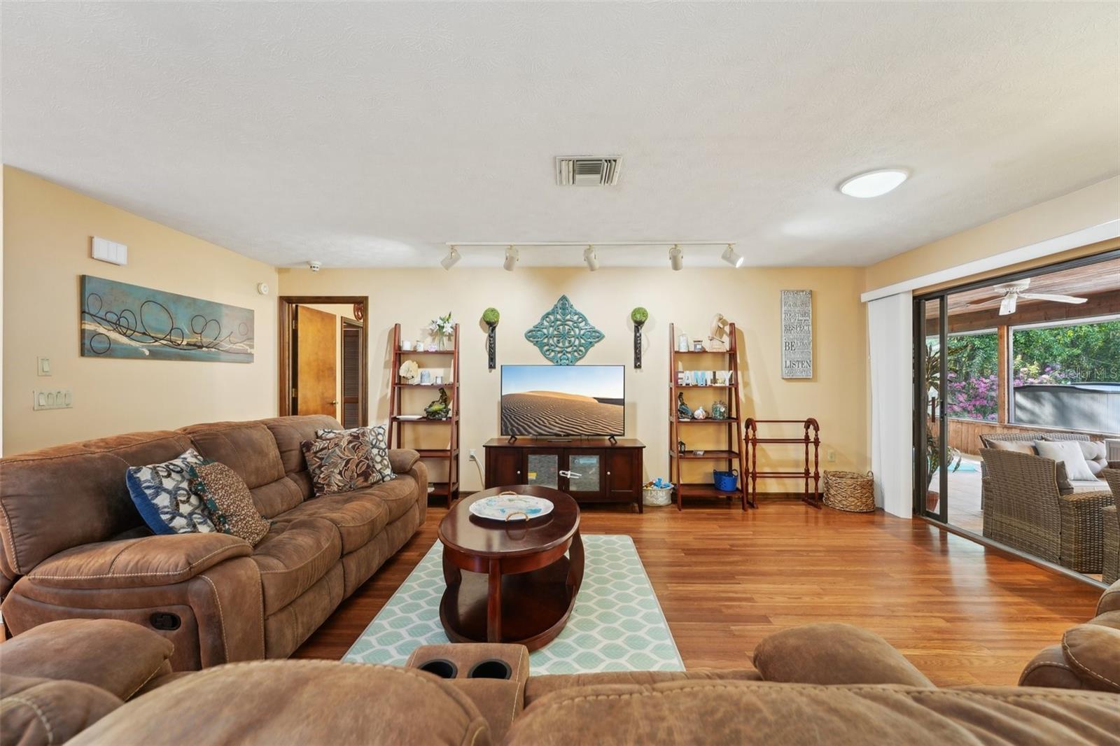 Image 3 of 79 For 54 Pine Drive
