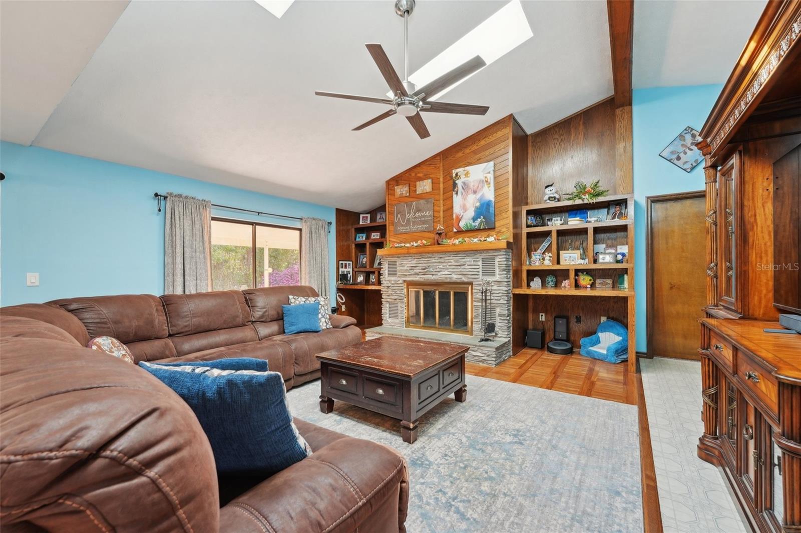 Image 6 of 79 For 54 Pine Drive