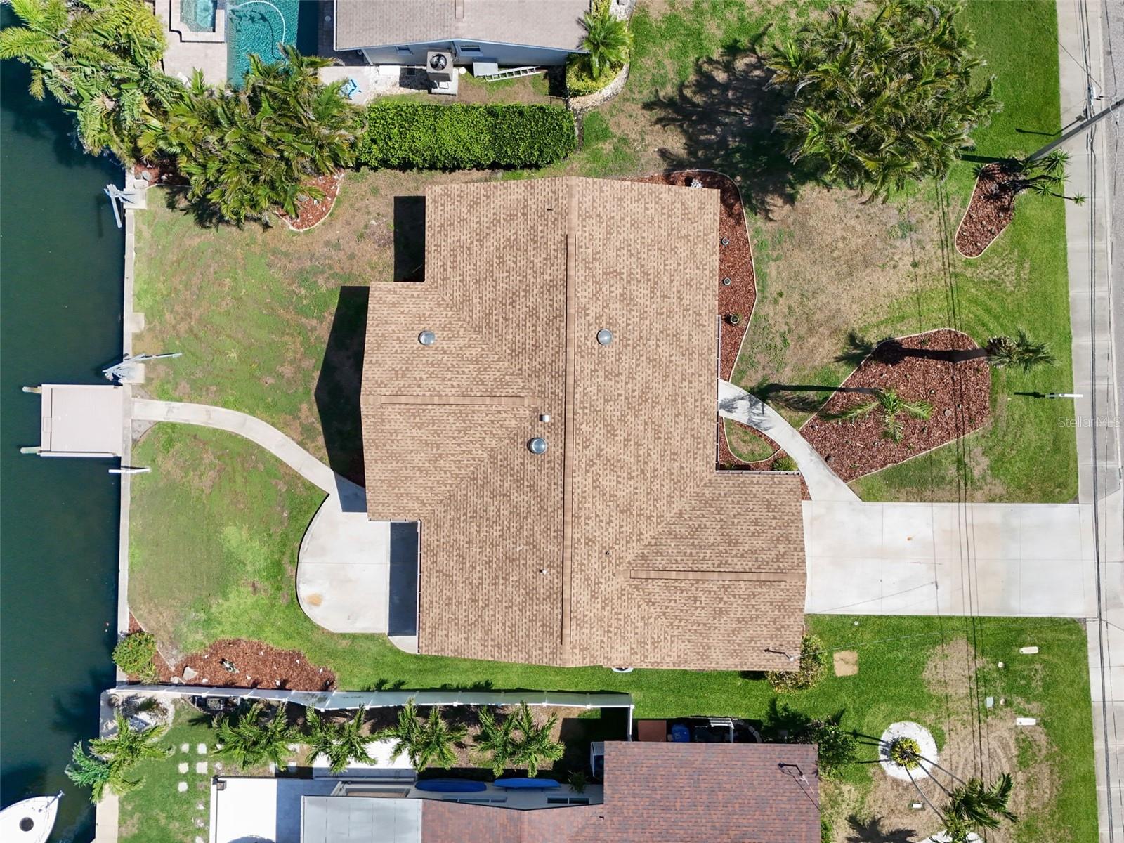 Image 36 of 37 For 3932 Shore Acres Boulevard Ne