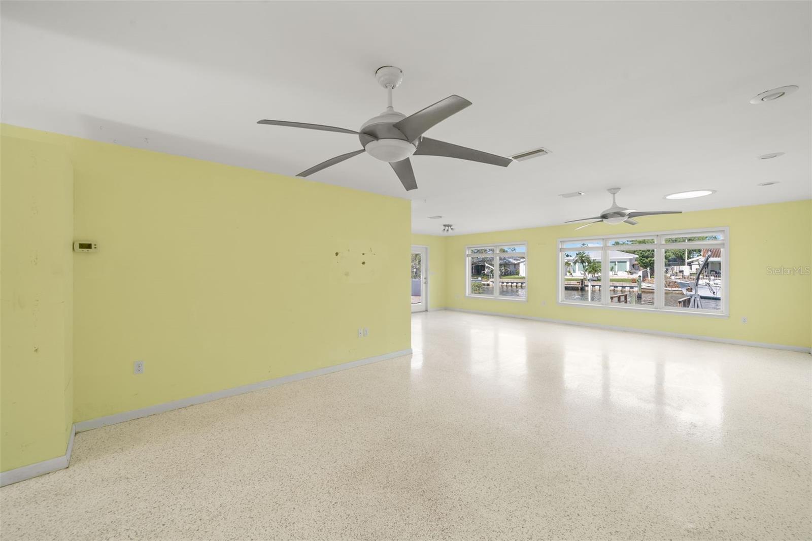 Image 4 of 37 For 3932 Shore Acres Boulevard Ne