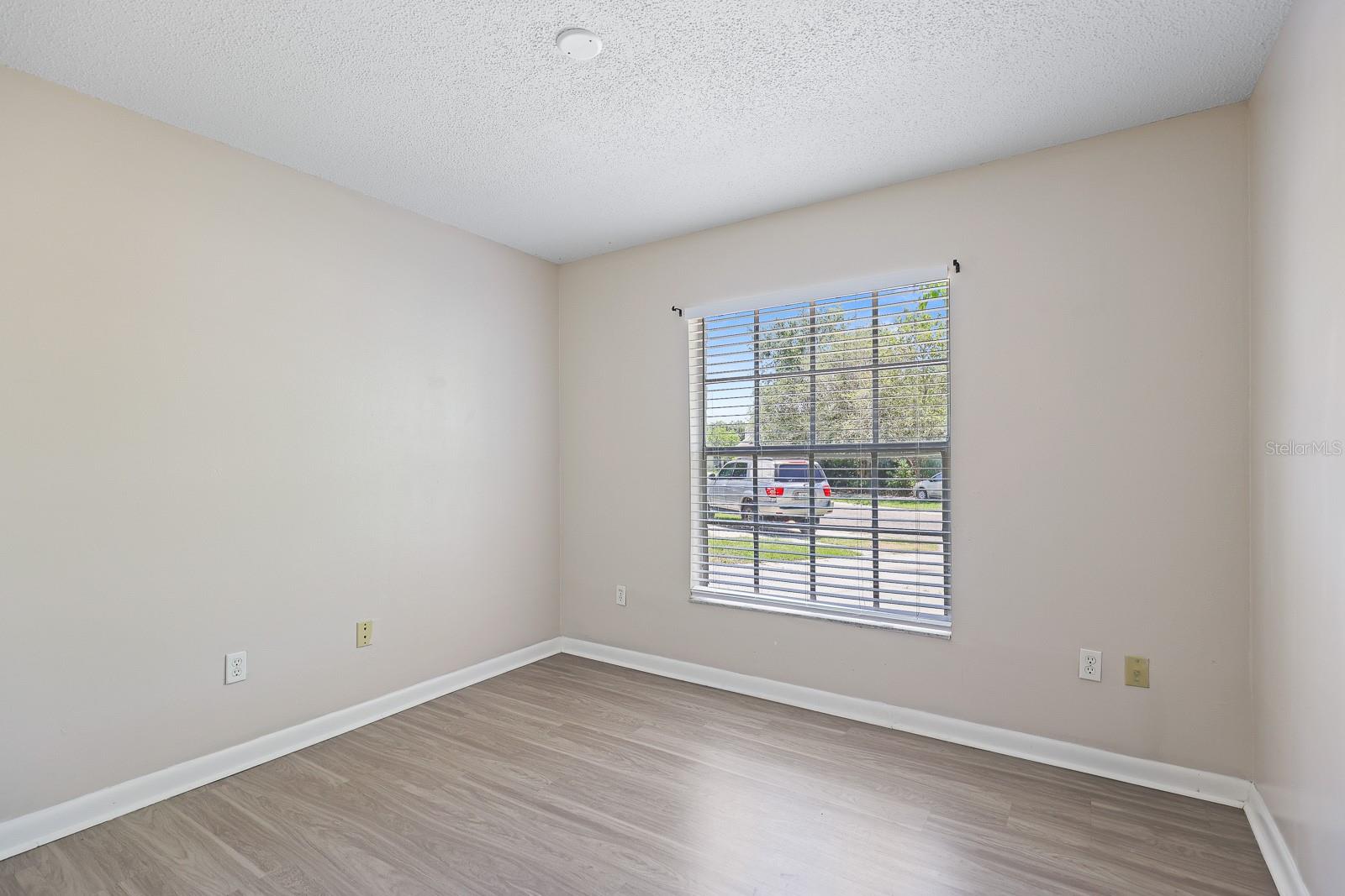 Image 16 of 33 For 1219 Mohrlake Drive