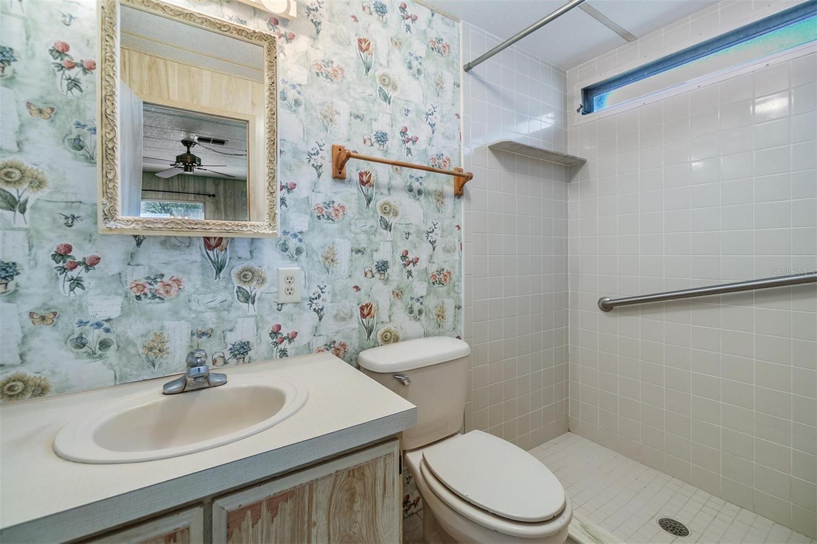 Listing photo id 19 for 3542 Castle Drive