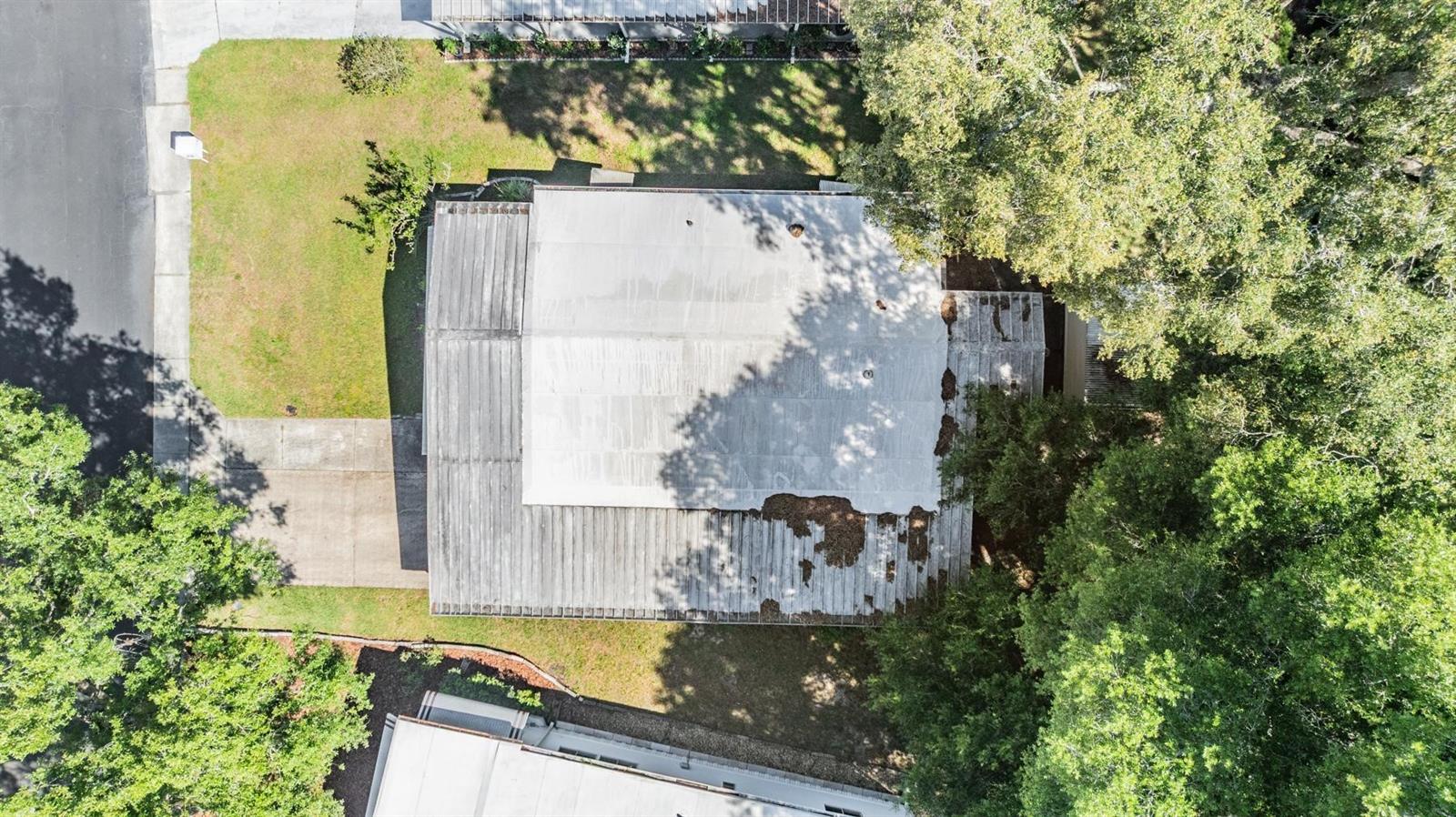 Listing photo id 34 for 3542 Castle Drive