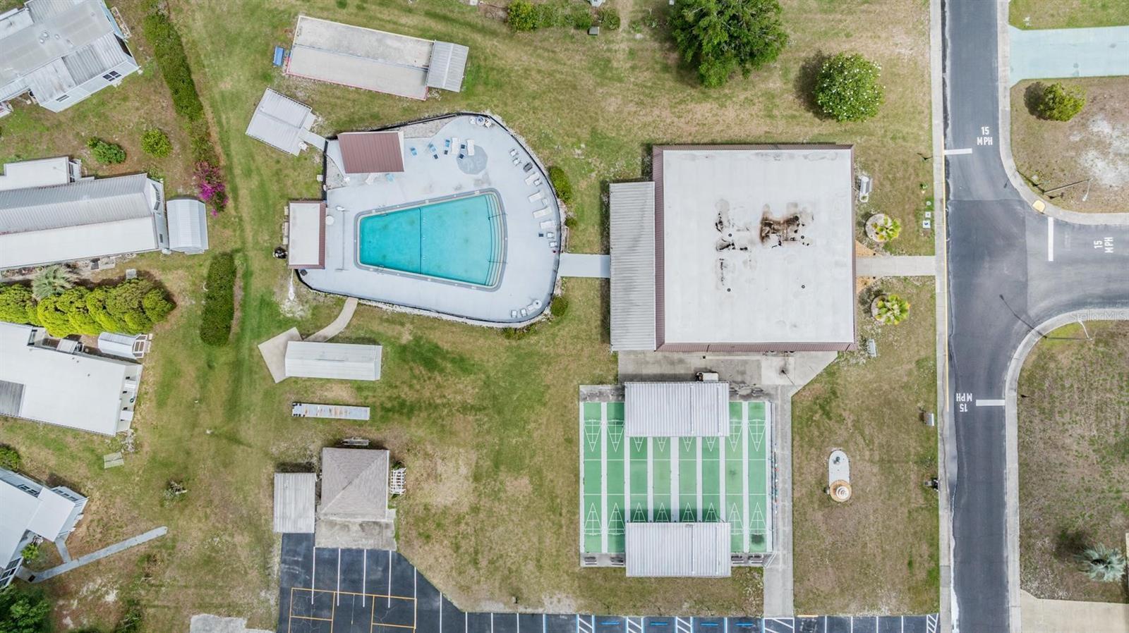 Listing photo id 45 for 3542 Castle Drive