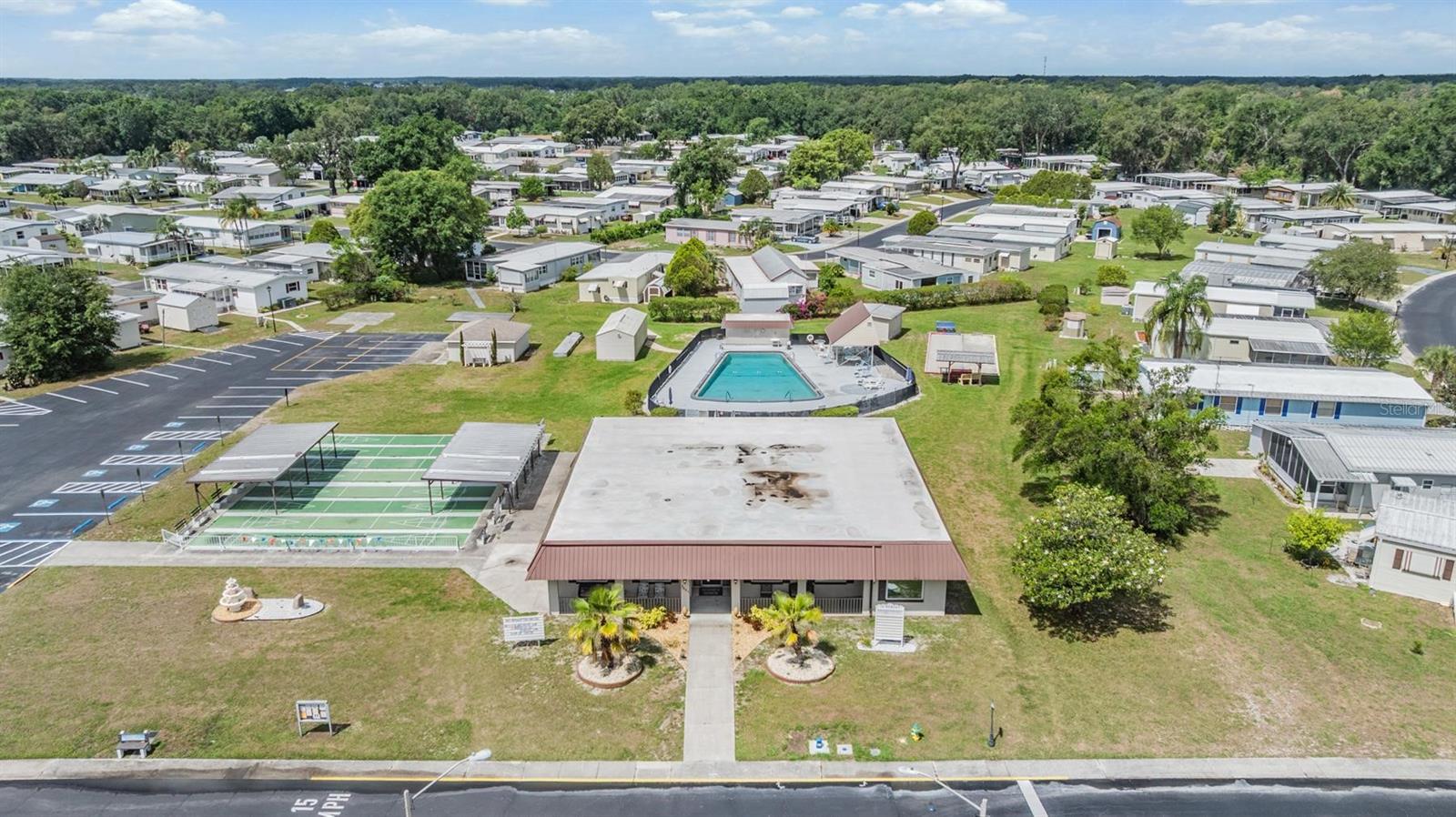 Listing photo id 50 for 3542 Castle Drive
