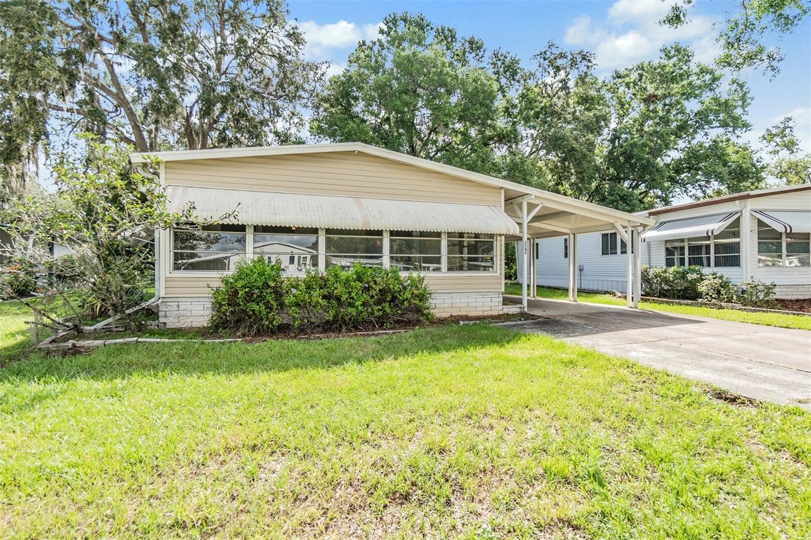 Listing photo id 51 for 3542 Castle Drive