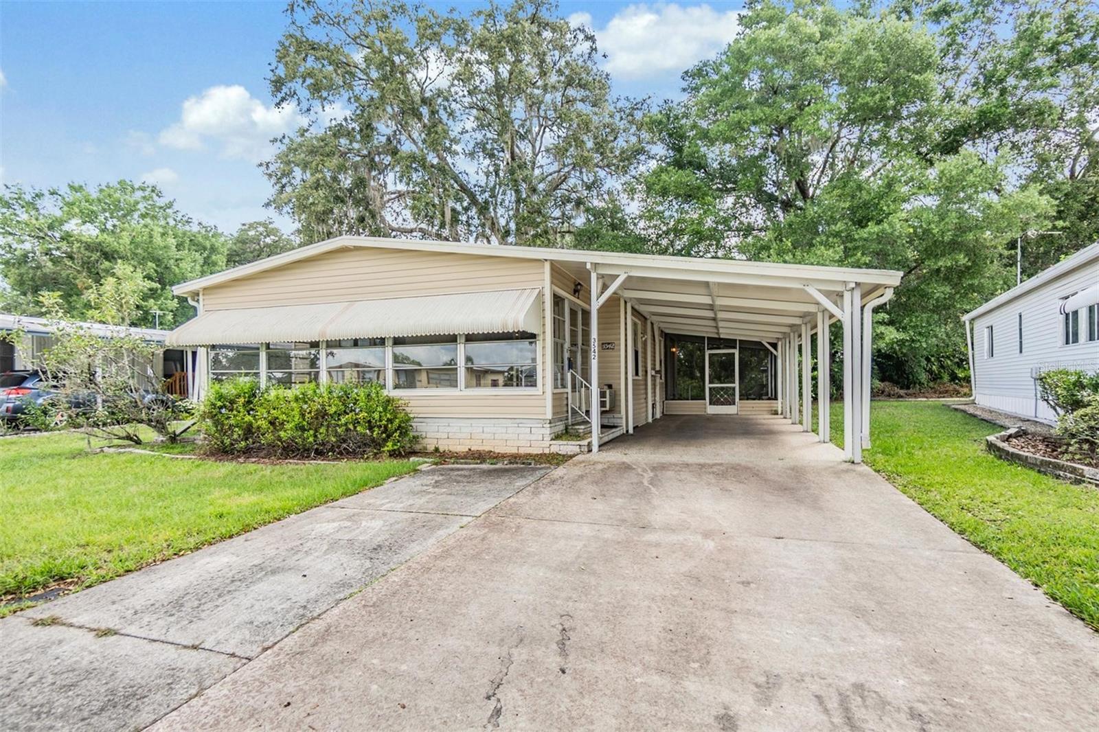 Listing photo id 53 for 3542 Castle Drive