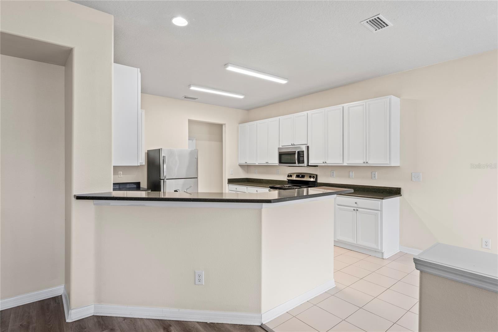 Image 4 of 27 For 7249 Bridgeview Drive