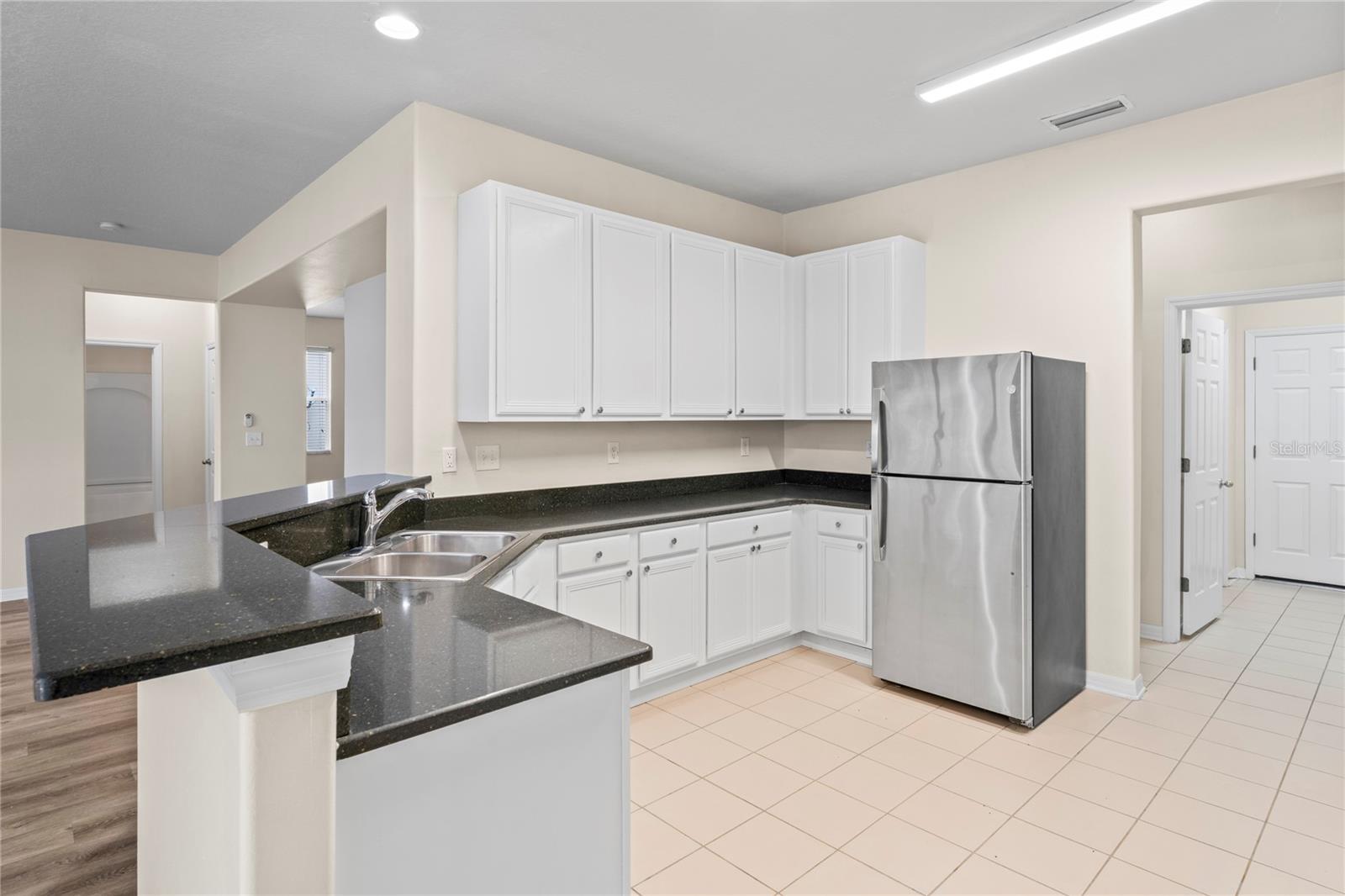 Image 5 of 27 For 7249 Bridgeview Drive