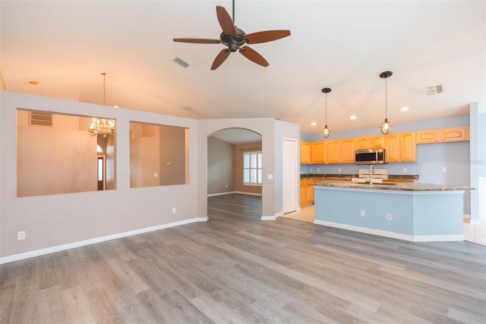 Image 16 of 65 For 12204 Coldstream Lane