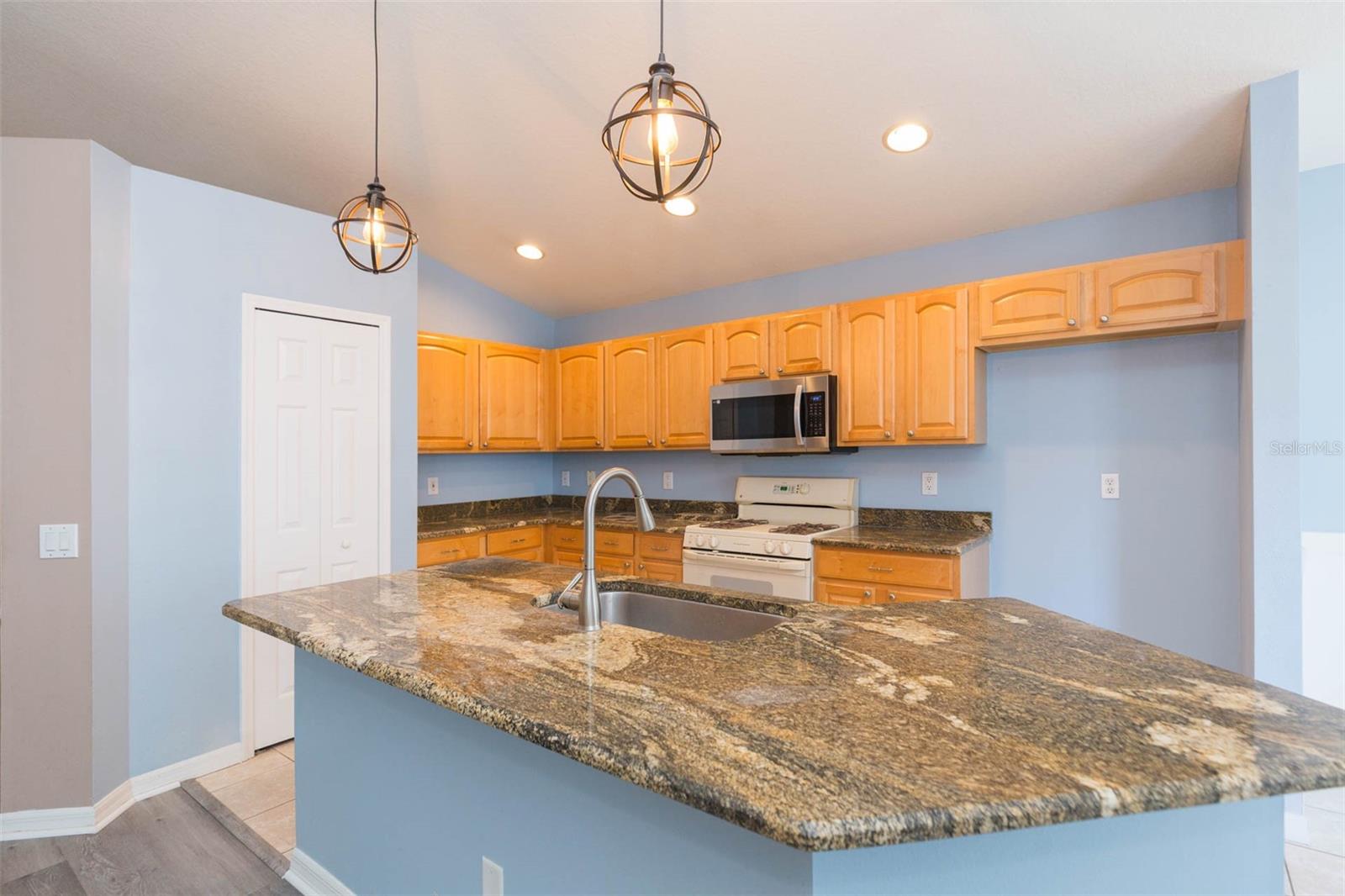 Image 18 of 65 For 12204 Coldstream Lane
