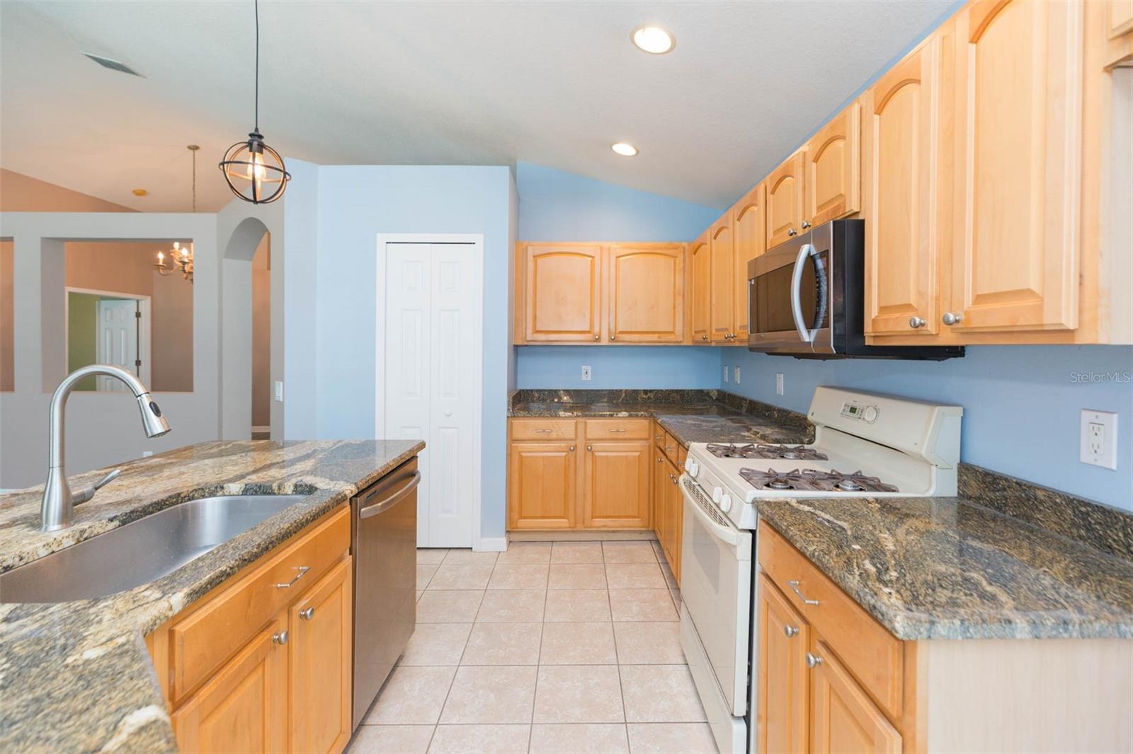Image 21 of 65 For 12204 Coldstream Lane