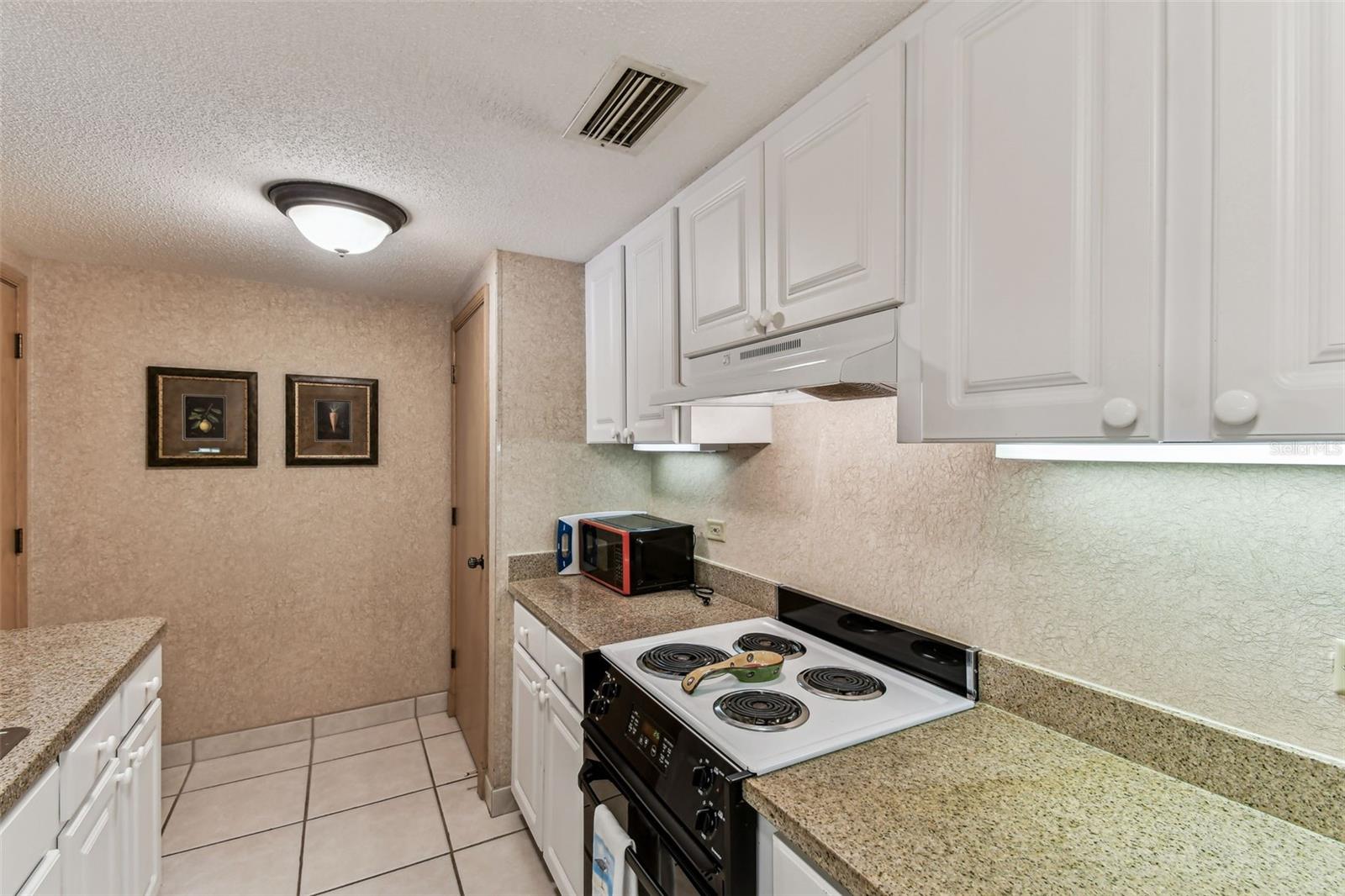 Image 6 of 69 For 36750 Us 19 N 08204