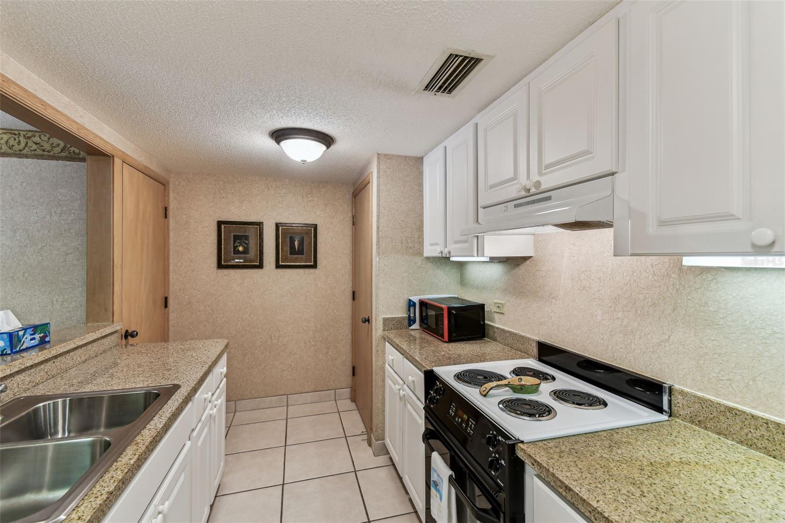 Image 8 of 69 For 36750 Us 19 N 08204