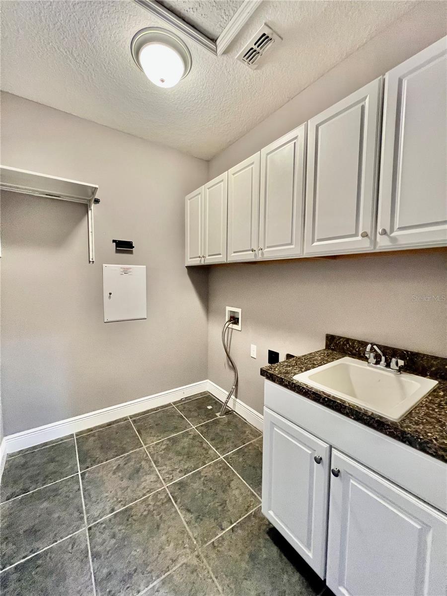 Image 30 of 39 For 7516 Trask Street
