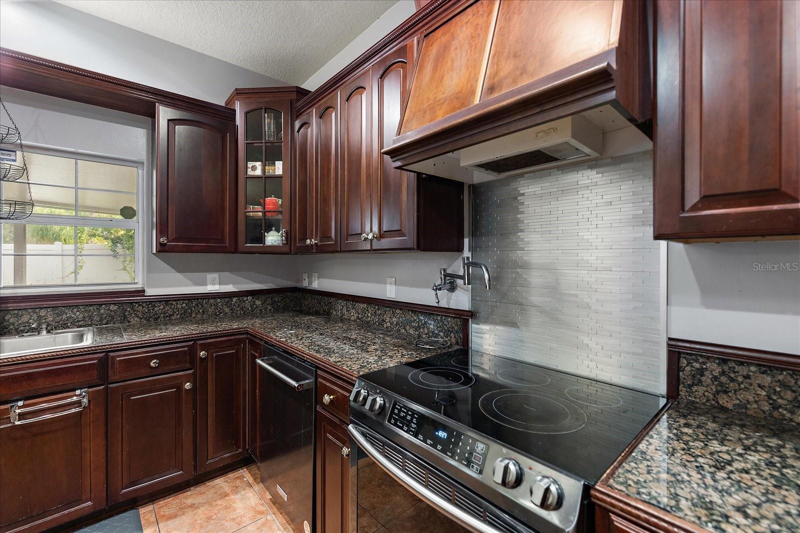 Image 10 of 41 For 13957 80th Avenue