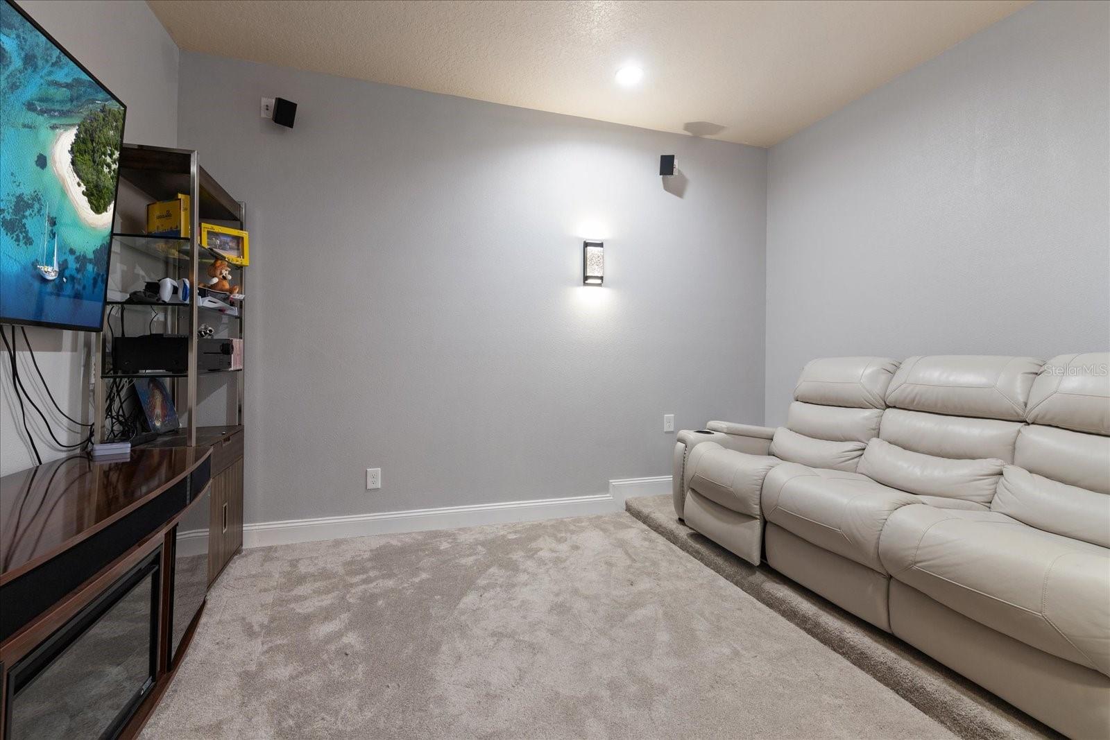 Image 16 of 41 For 13957 80th Avenue