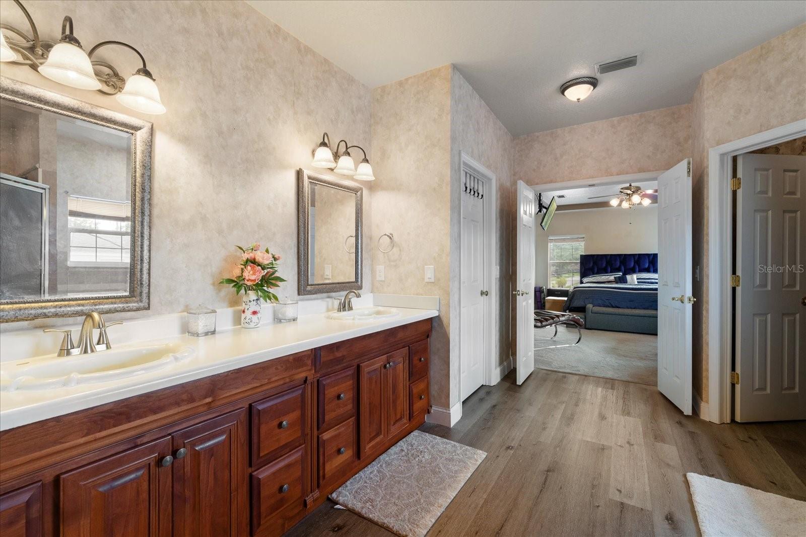Image 23 of 41 For 13957 80th Avenue