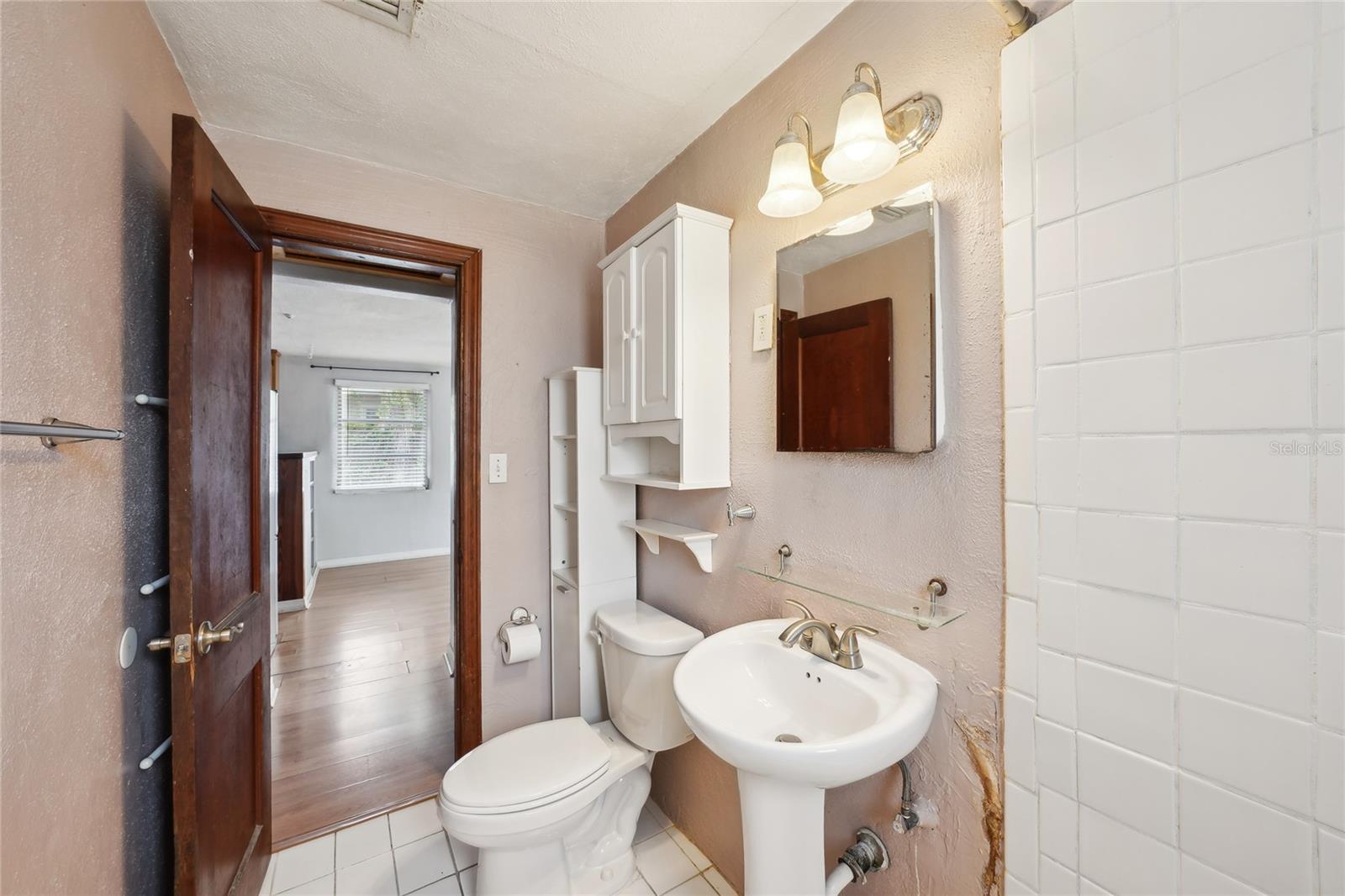 Image 17 of 25 For 7511 Ola Avenue