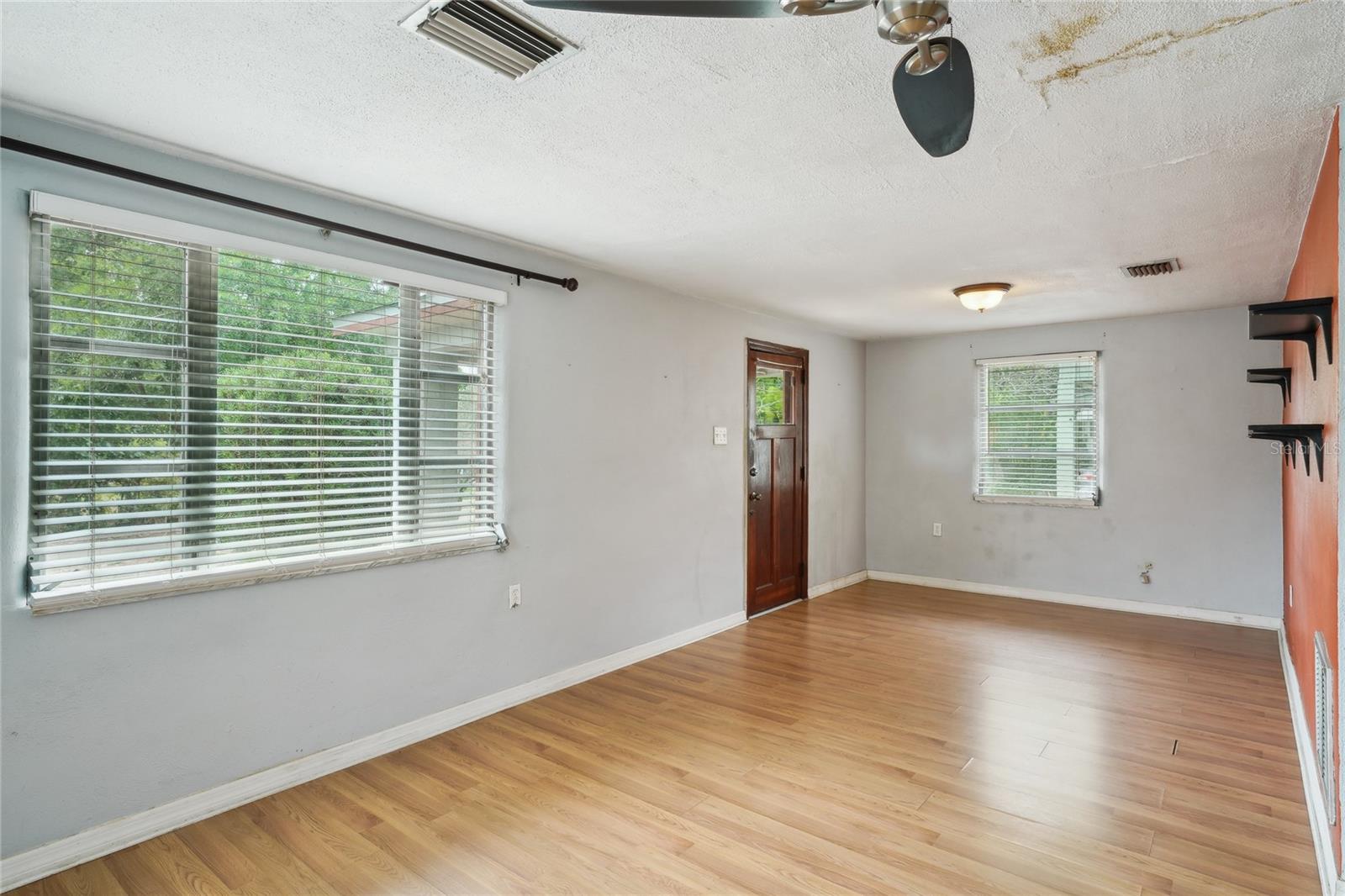 Image 5 of 25 For 7511 Ola Avenue