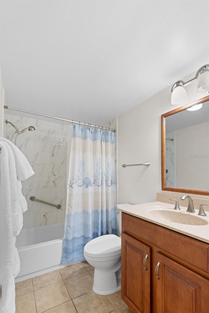 Image 15 of 32 For 13440 Gulf Boulevard 202