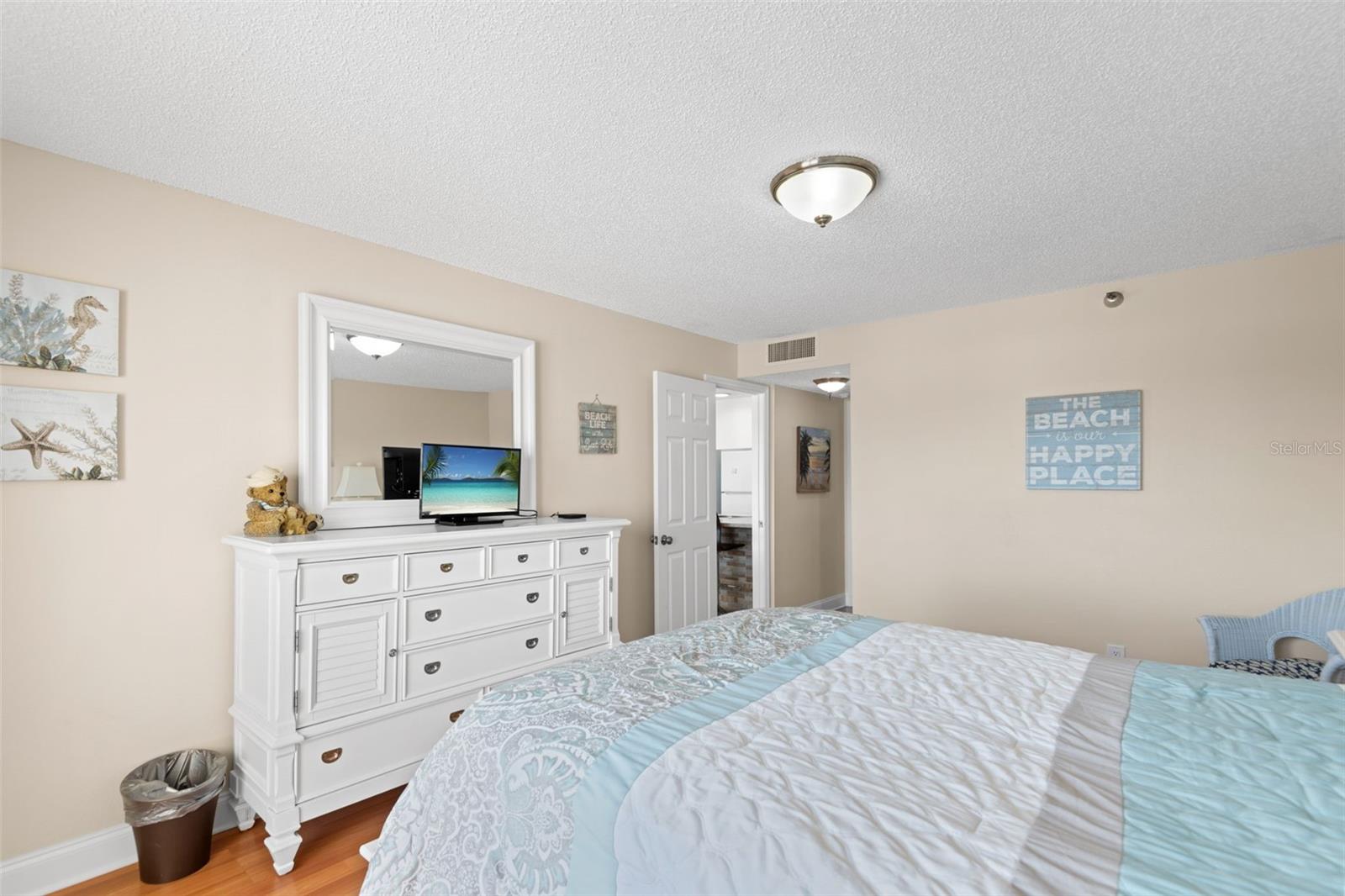 Image 19 of 32 For 13440 Gulf Boulevard 202