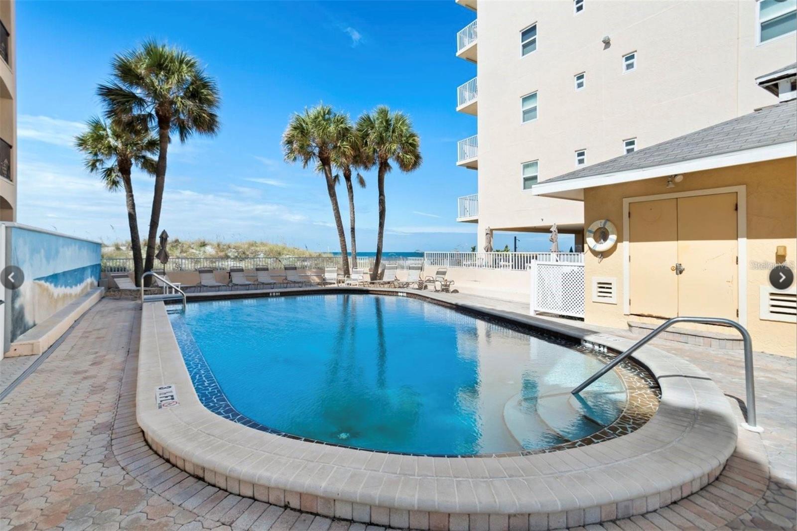 Image 27 of 32 For 13440 Gulf Boulevard 202