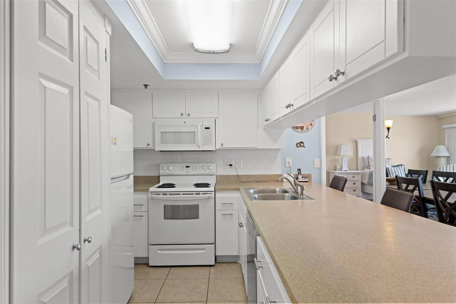 Image 5 of 32 For 13440 Gulf Boulevard 202