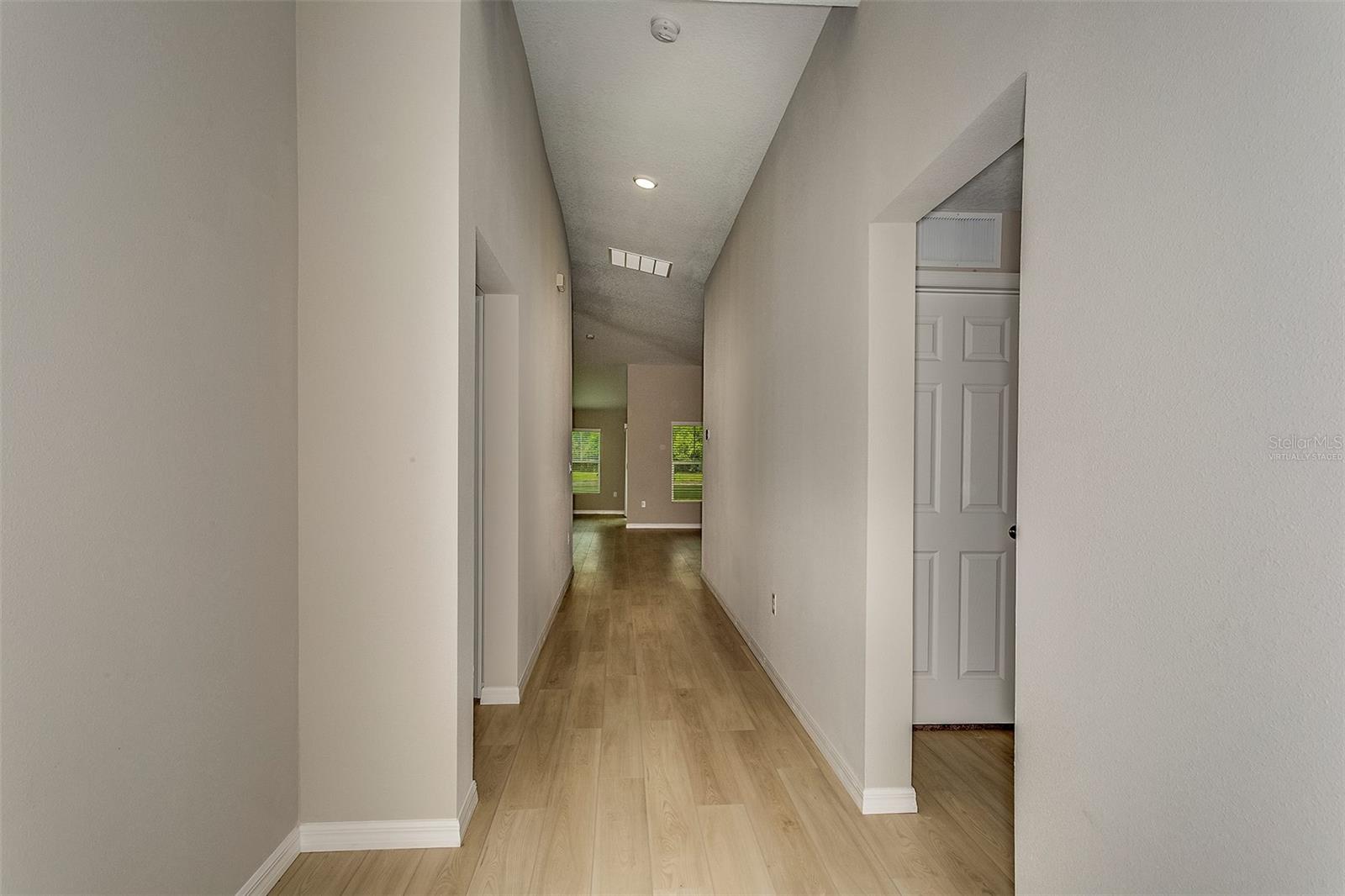 Image 16 of 21 For 1050 Foreshore Lane