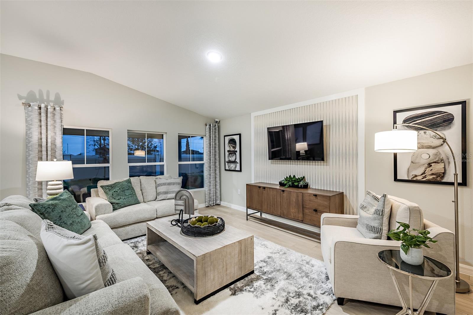 Image 6 of 21 For 1050 Foreshore Lane