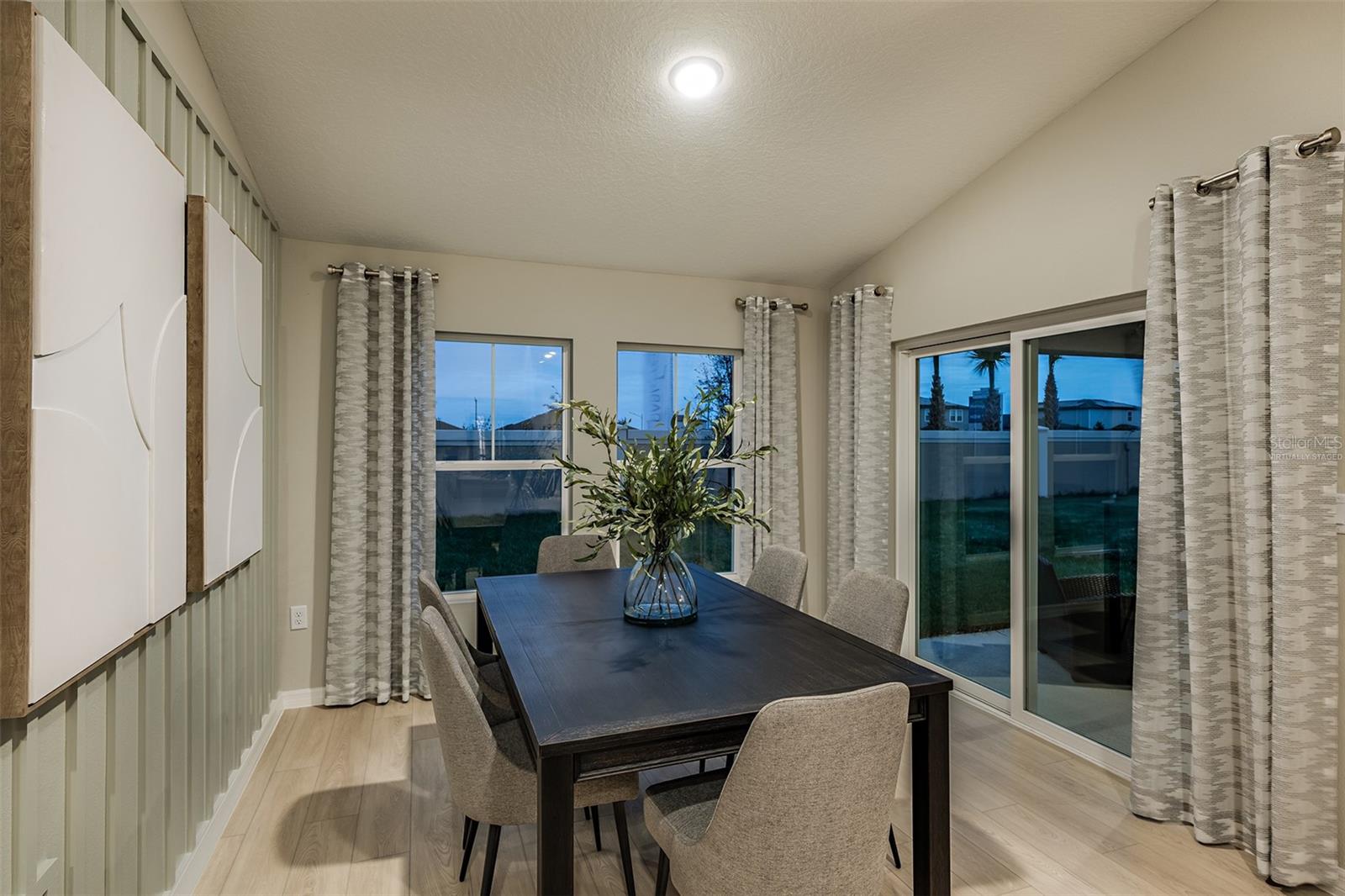 Image 7 of 21 For 1050 Foreshore Lane