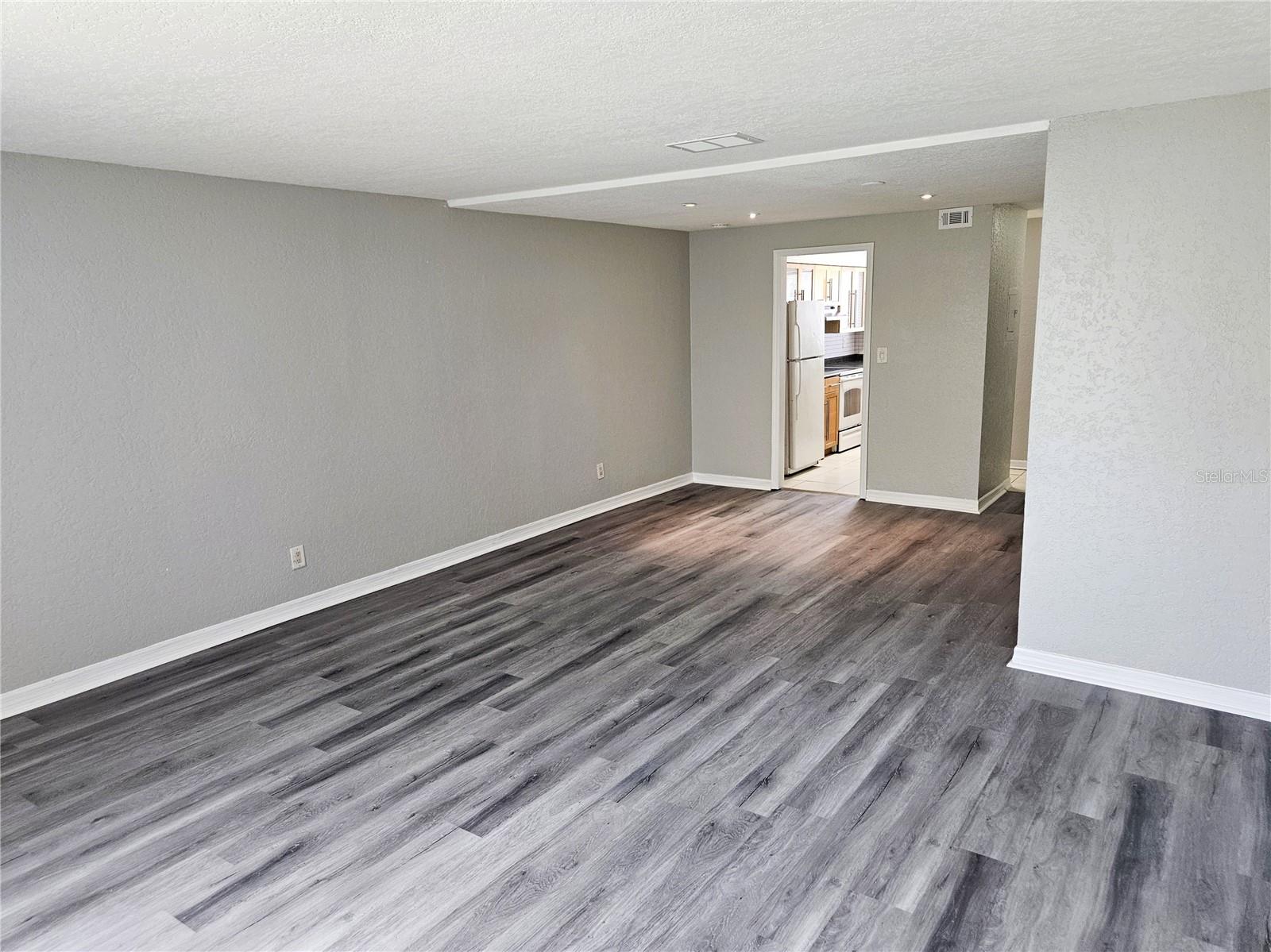 Image 10 of 24 For 7549 Abonado Road