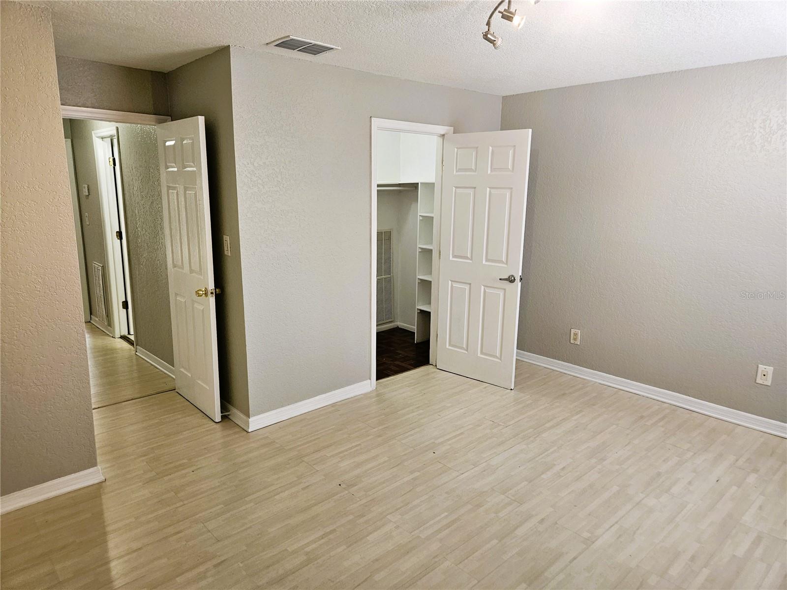 Image 18 of 24 For 7549 Abonado Road