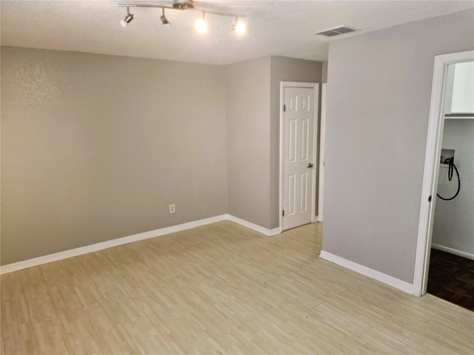 Image 19 of 24 For 7549 Abonado Road