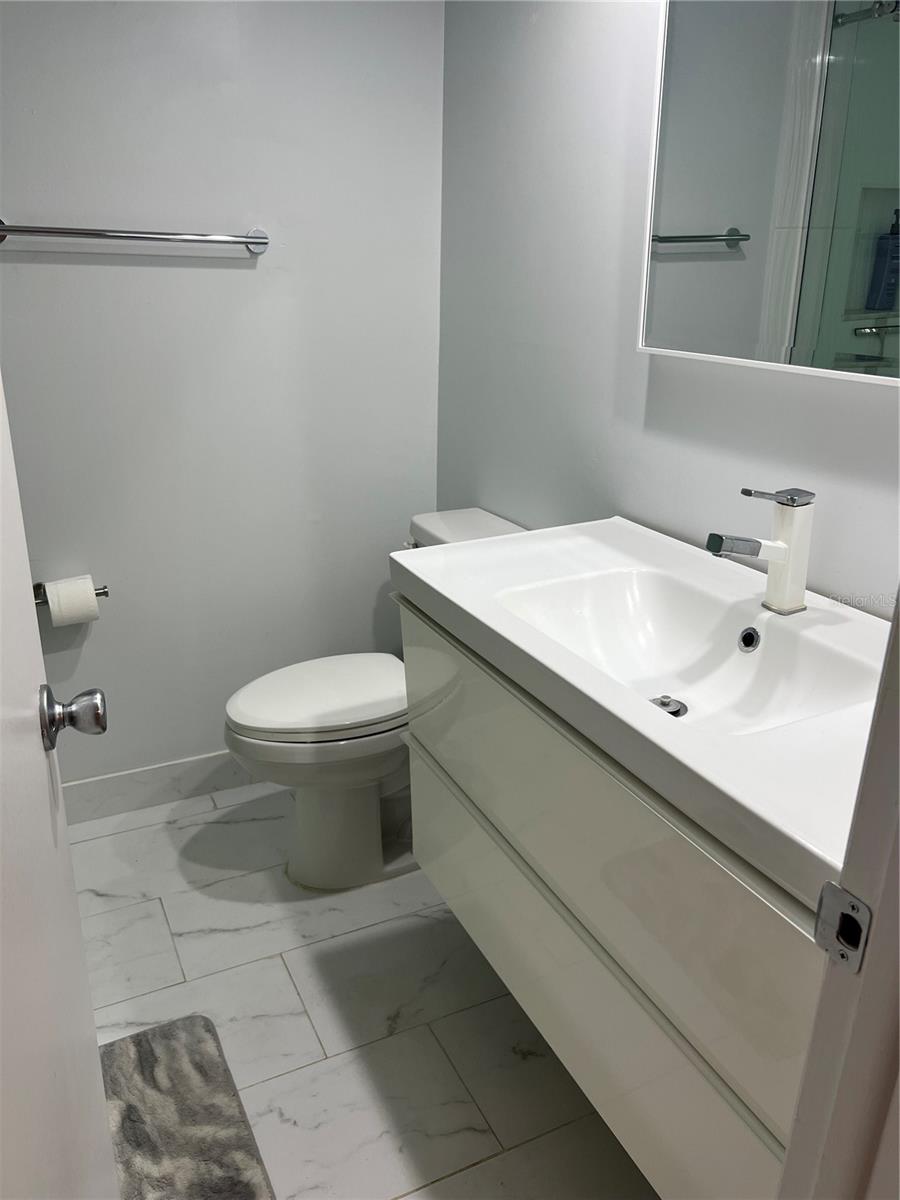 Image 16 of 25 For 1230 Gulf Boulevard 1608