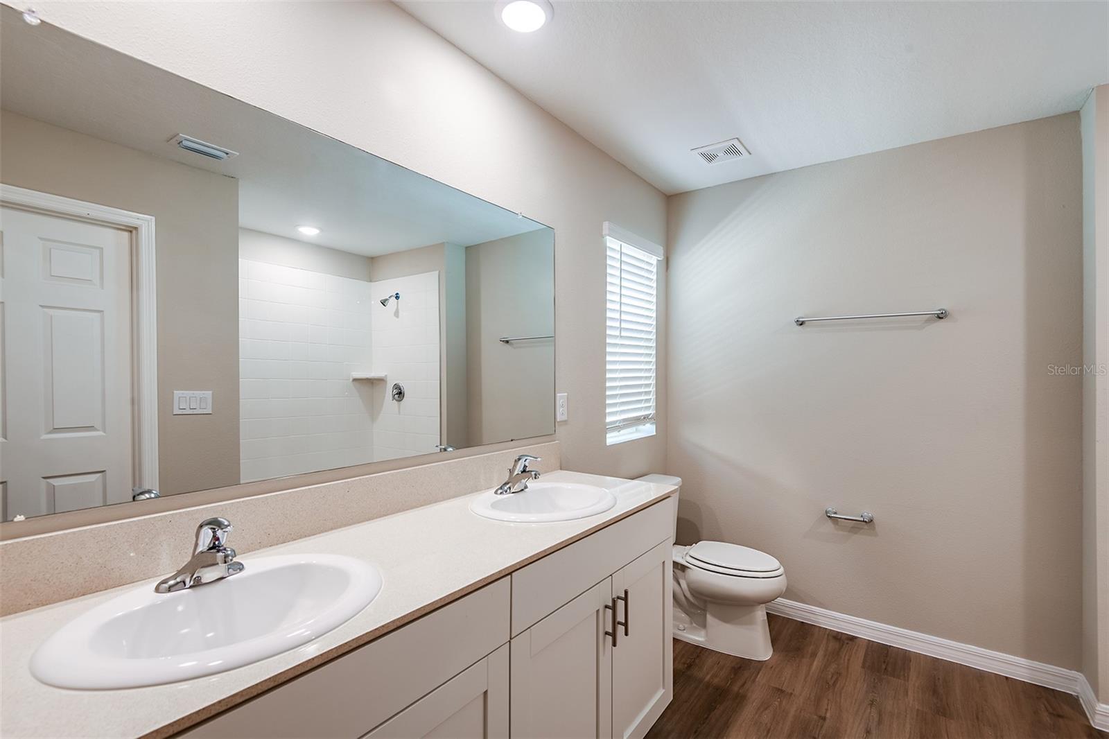 Image 22 of 24 For 4035 Gardenia Avenue