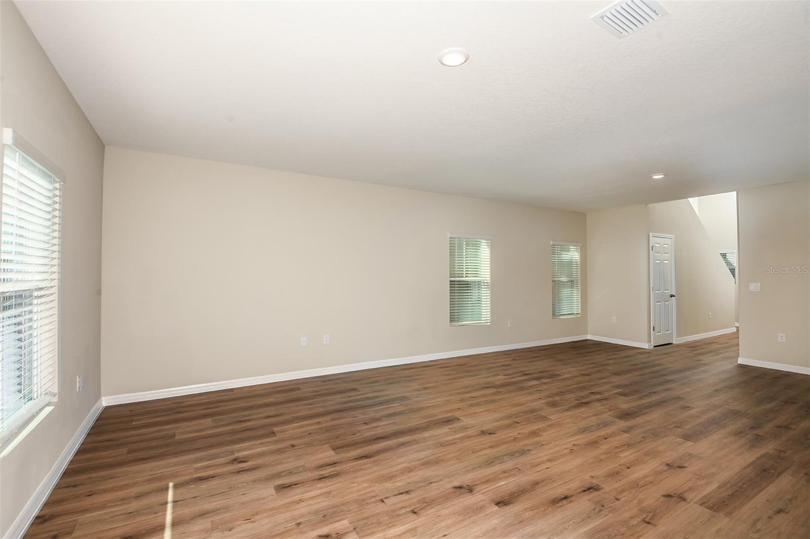 Image 5 of 24 For 4035 Gardenia Avenue