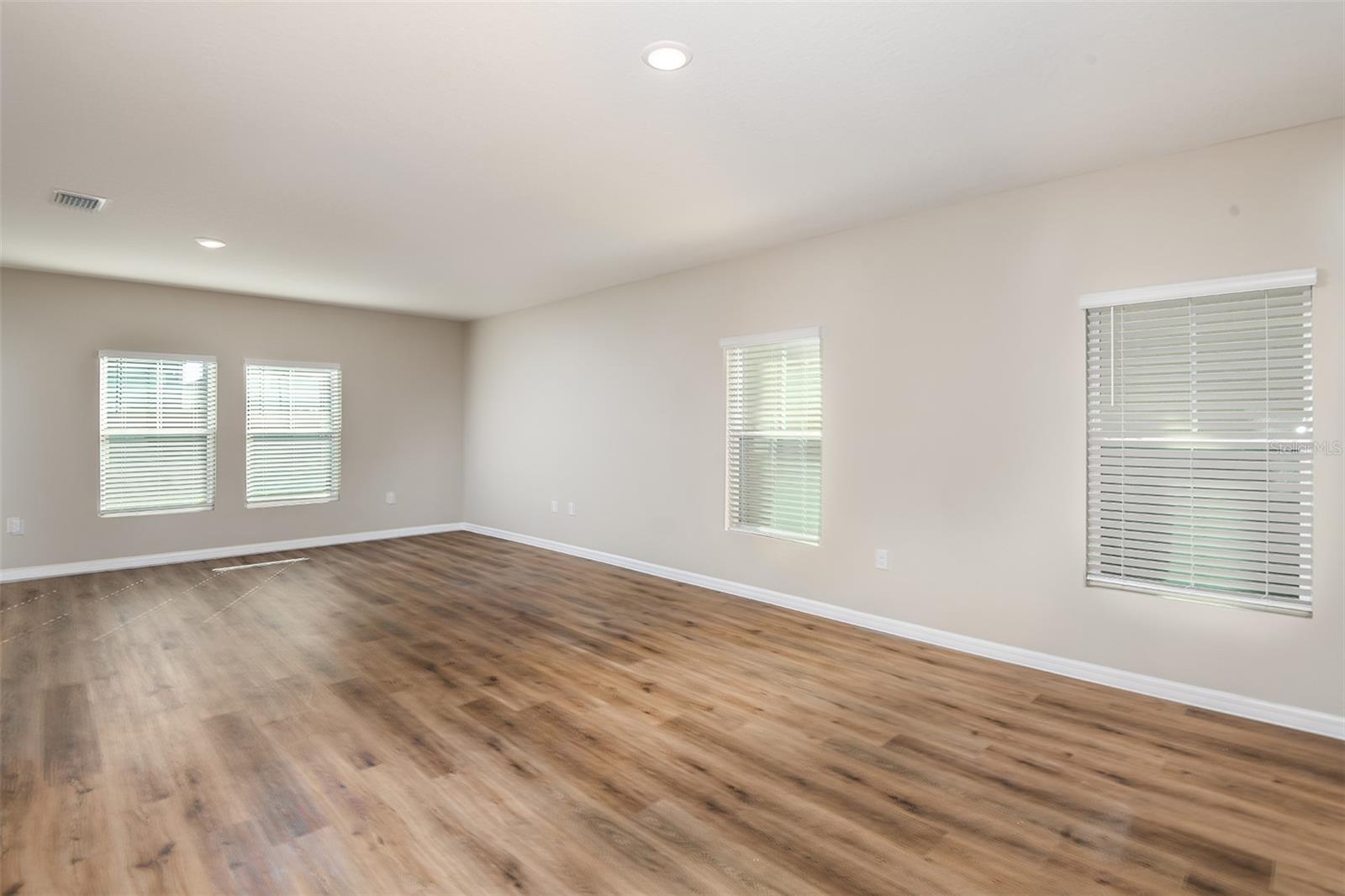 Image 8 of 24 For 4035 Gardenia Avenue