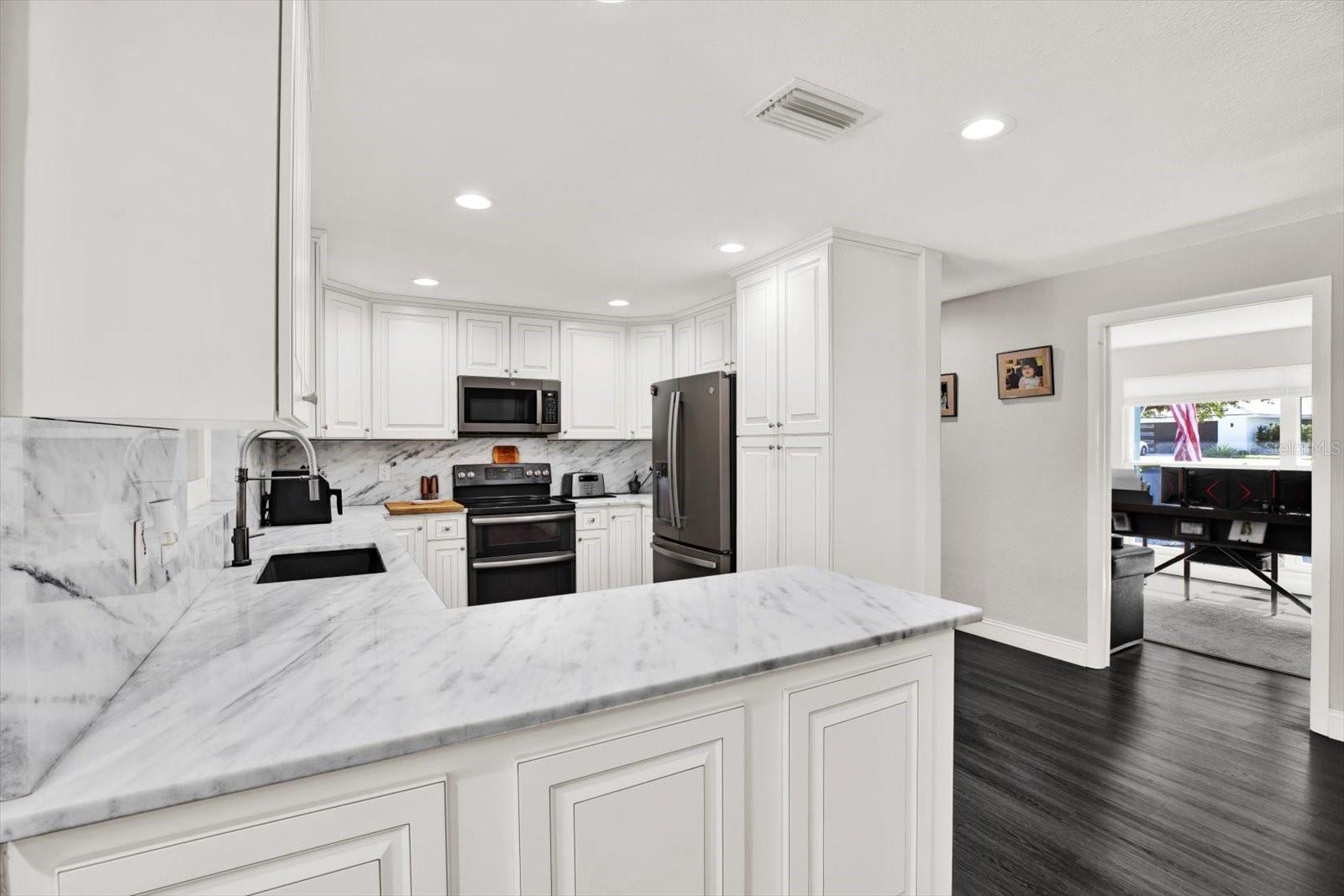 Image 7 of 32 For 7092 119th Street