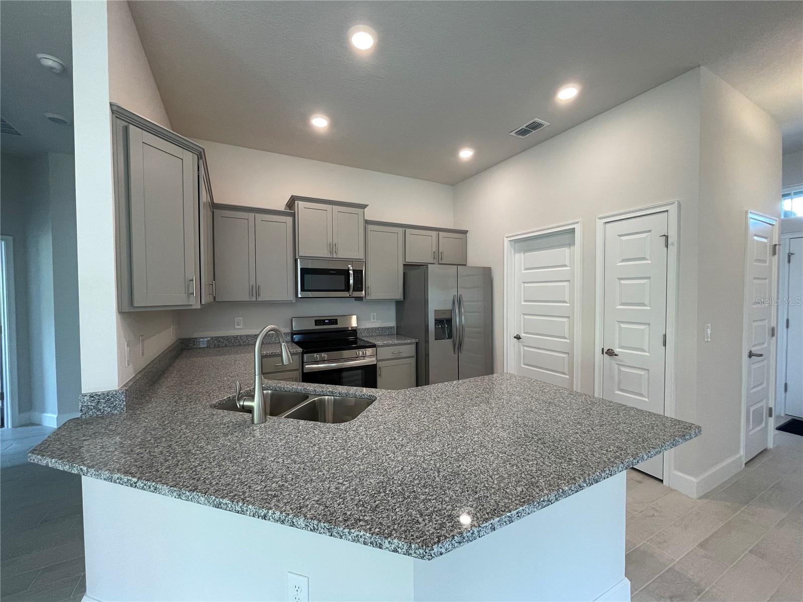 Listing photo id 2 for 13187 Ogden Glade Road