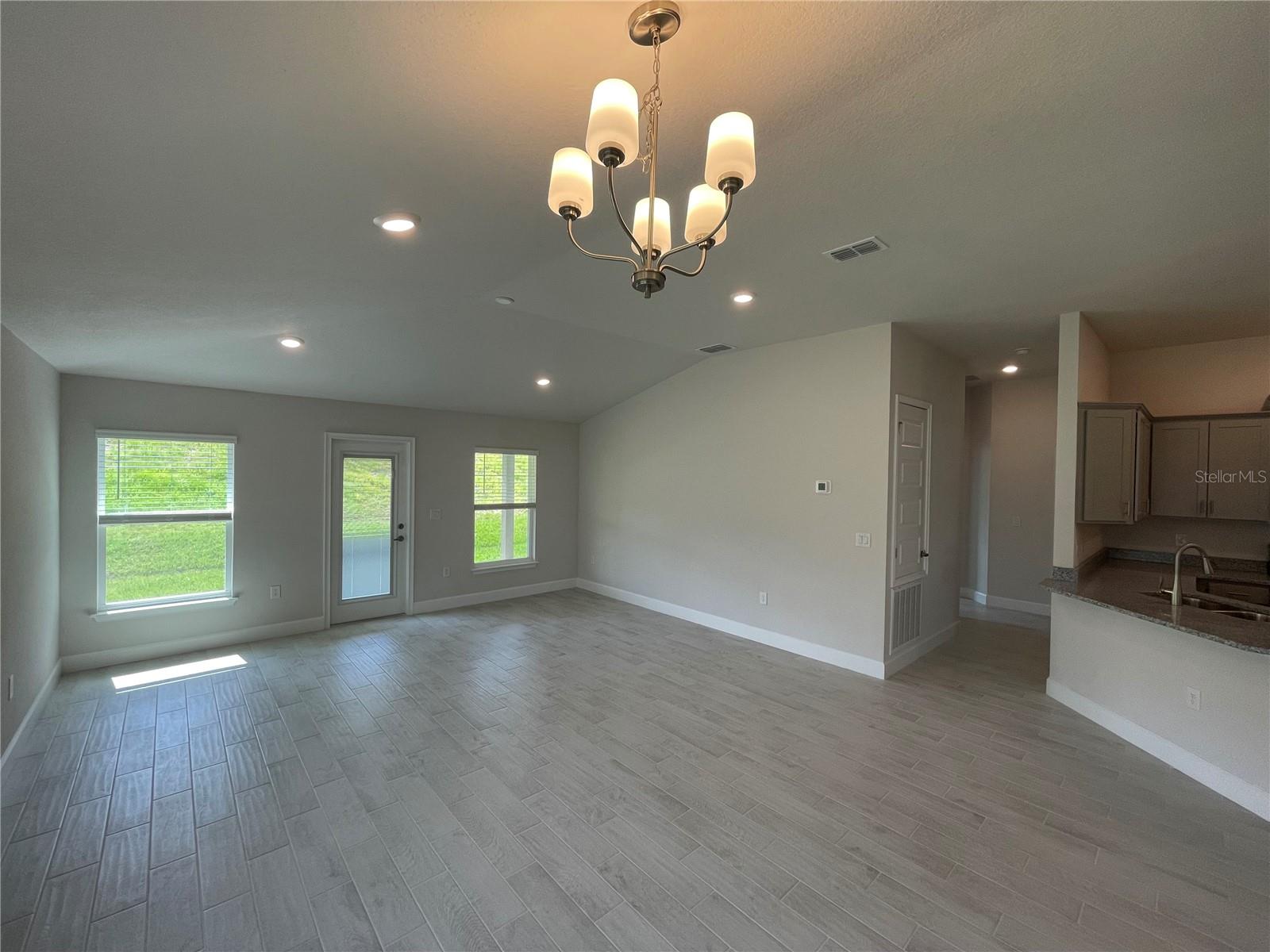 Listing photo id 4 for 13187 Ogden Glade Road