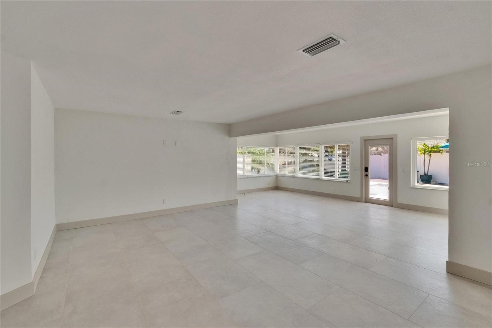 Image 18 of 75 For 1492 Sea Gull Drive S