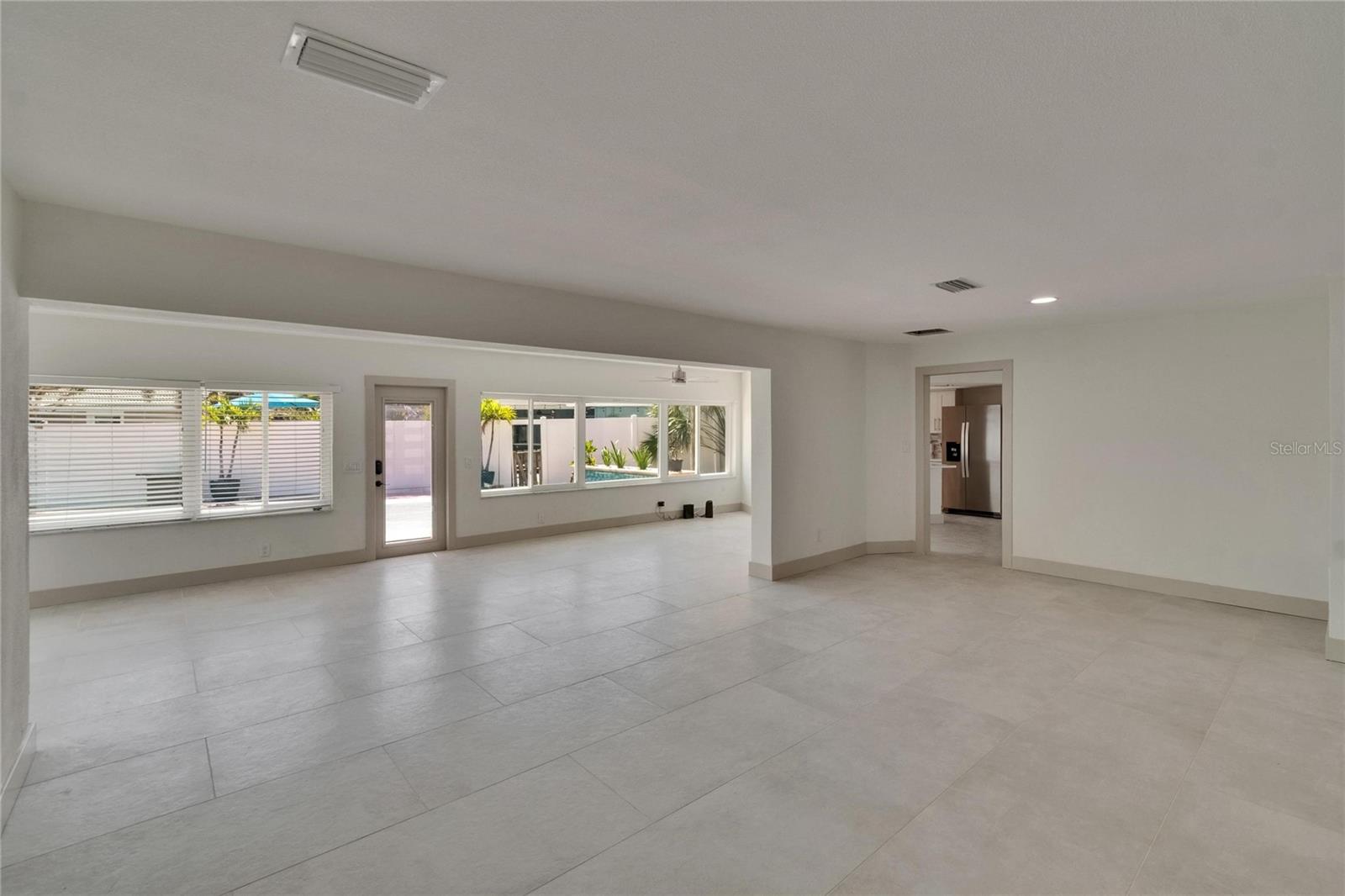 Image 19 of 75 For 1492 Sea Gull Drive S