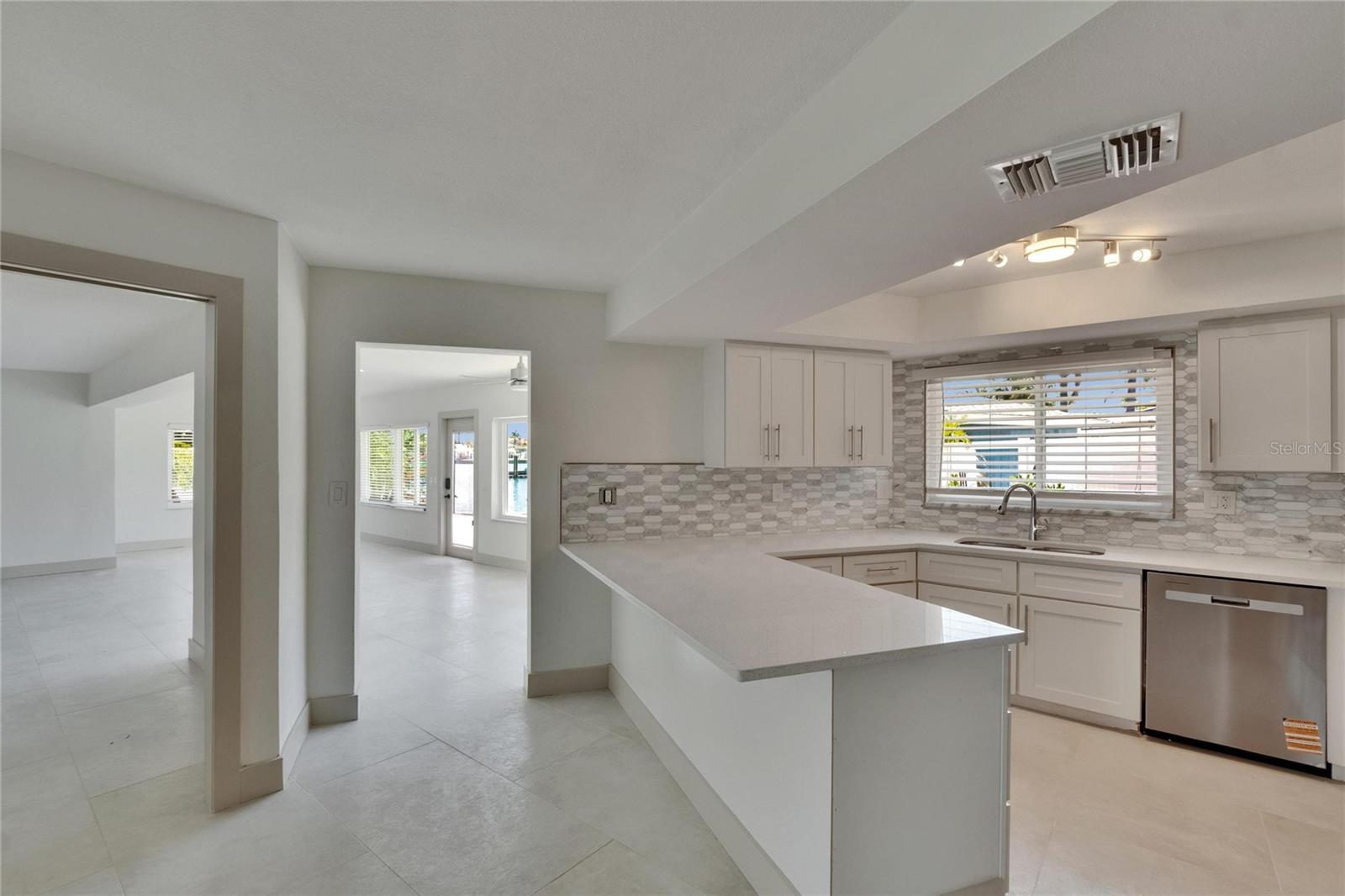 Image 32 of 75 For 1492 Sea Gull Drive S