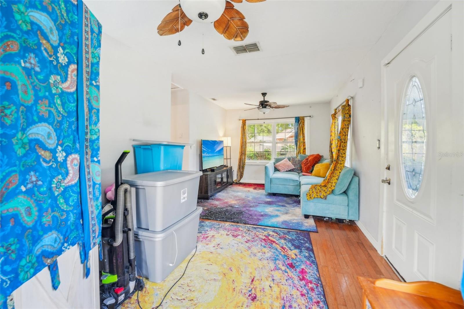 Listing photo id 13 for 4801 71st Street N