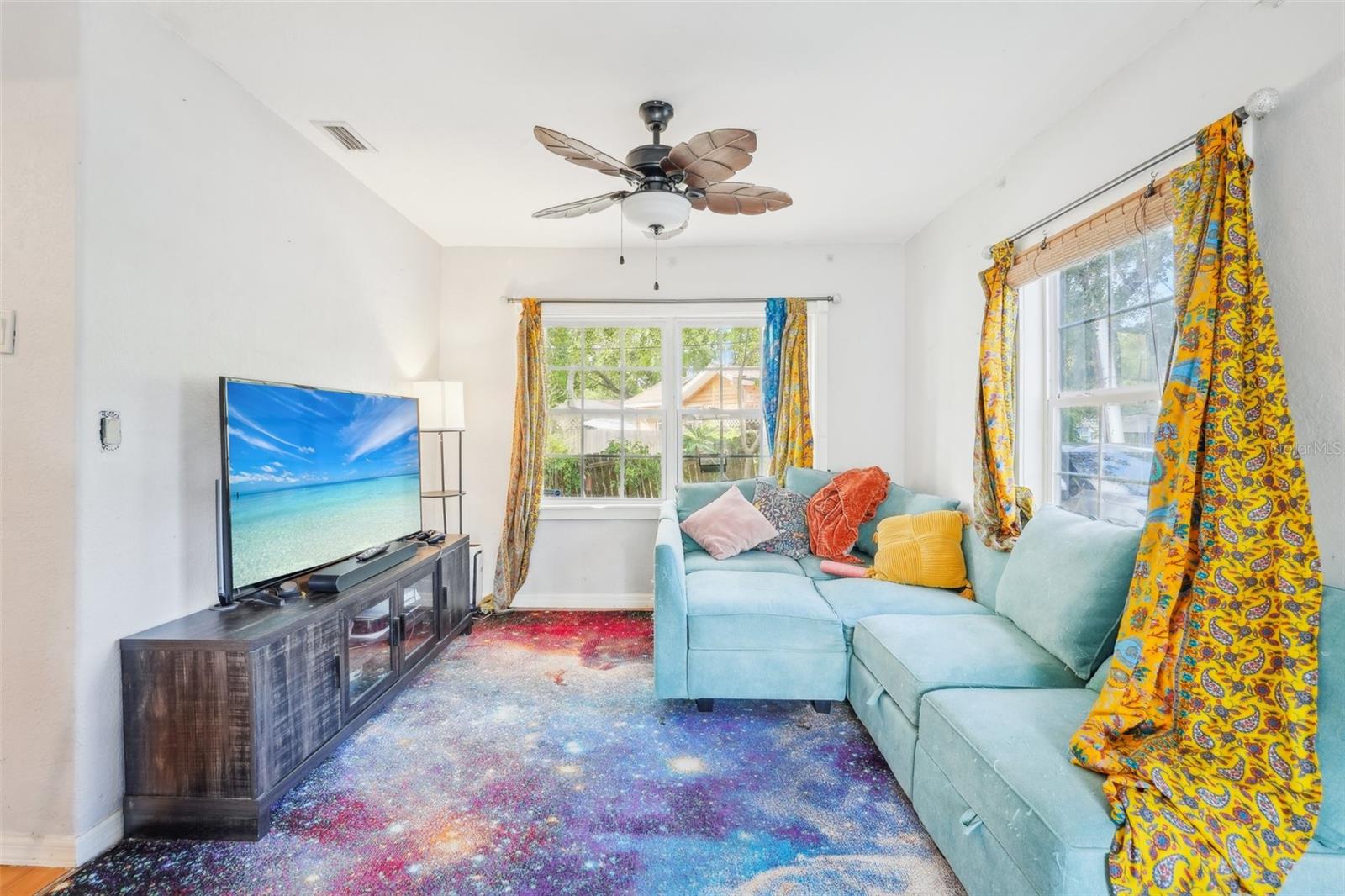 Listing photo id 0 for 4801 71st Street N